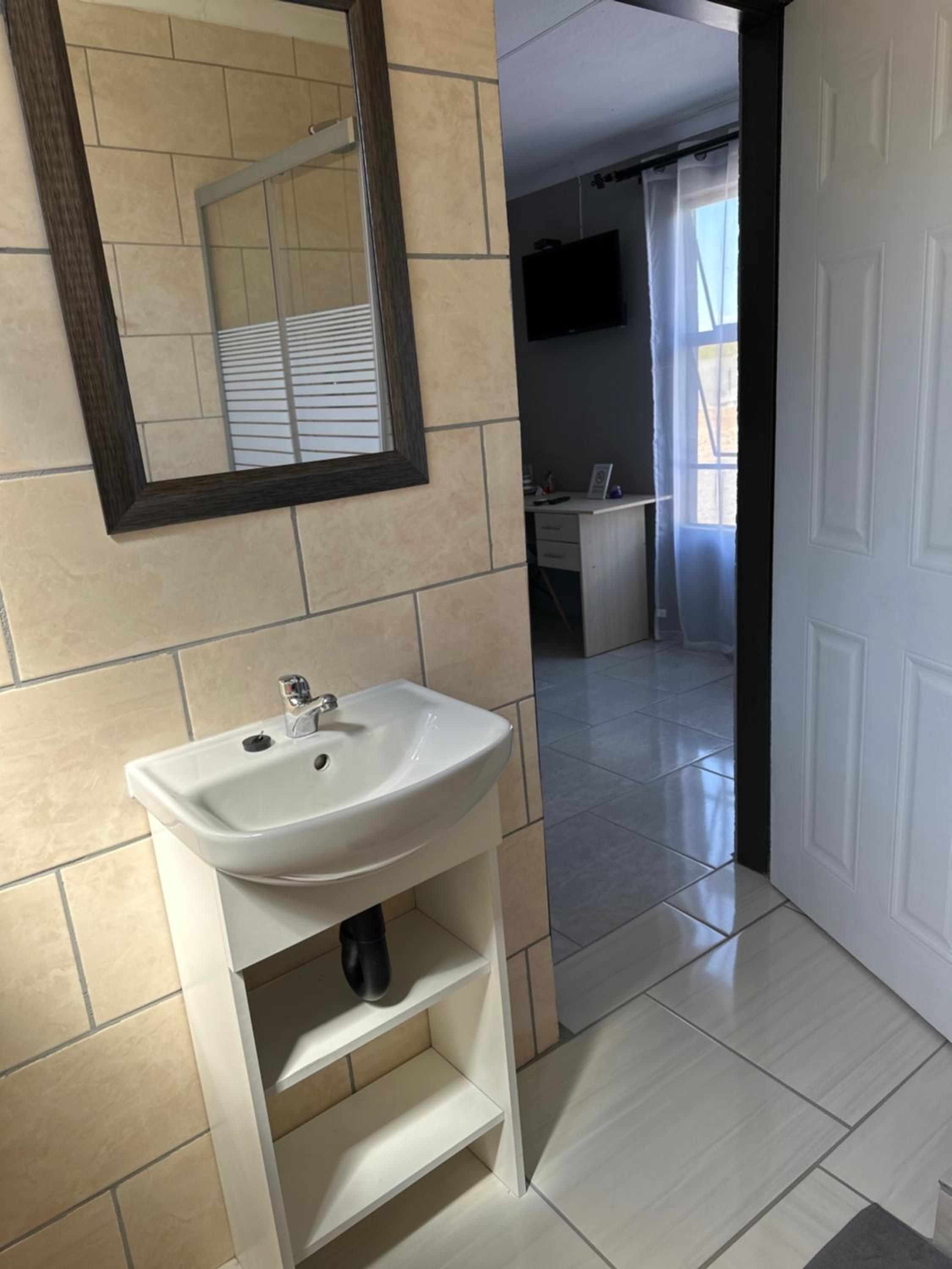 Maphuthi River Lodge