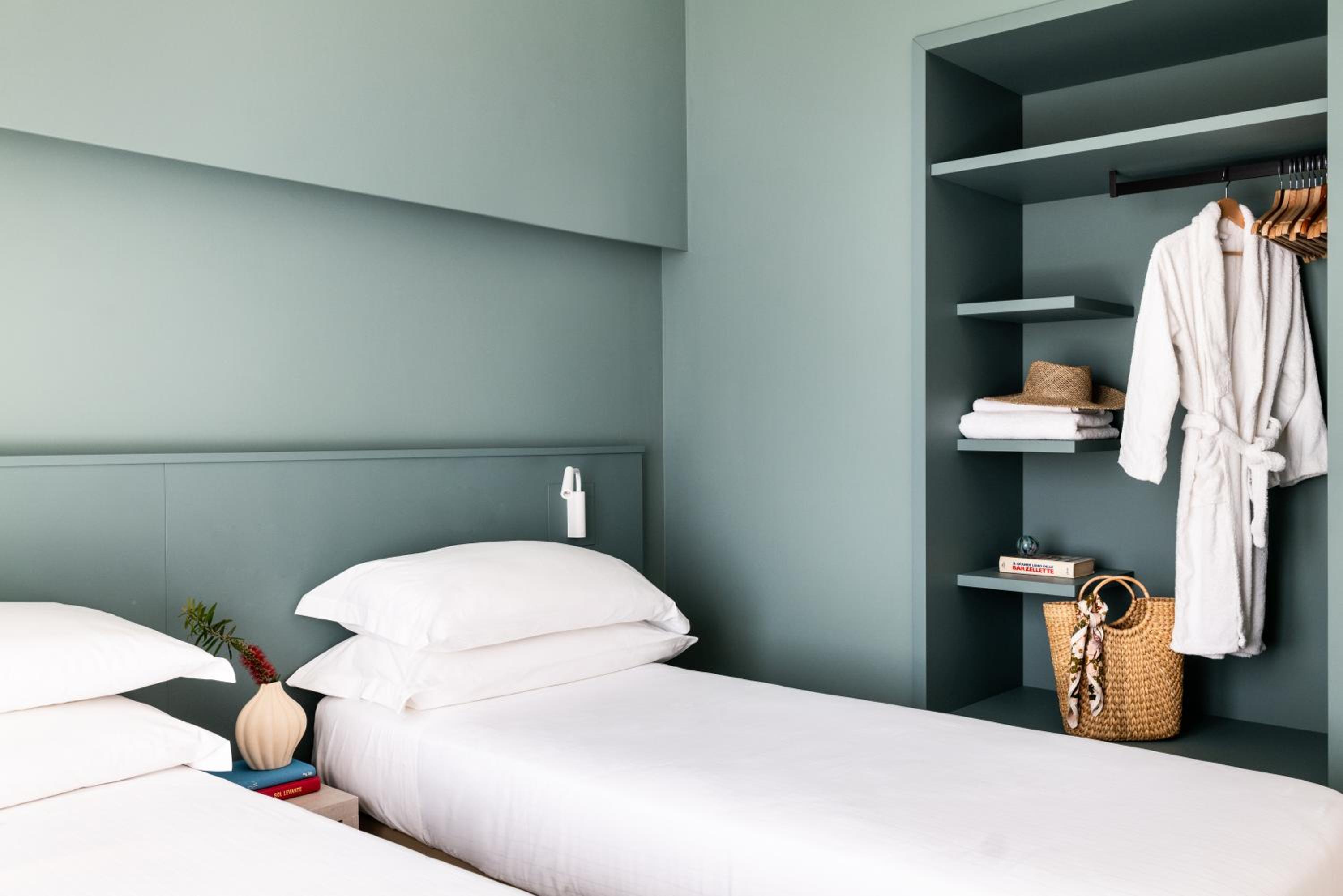 Luna Minoica Suites and Apartments