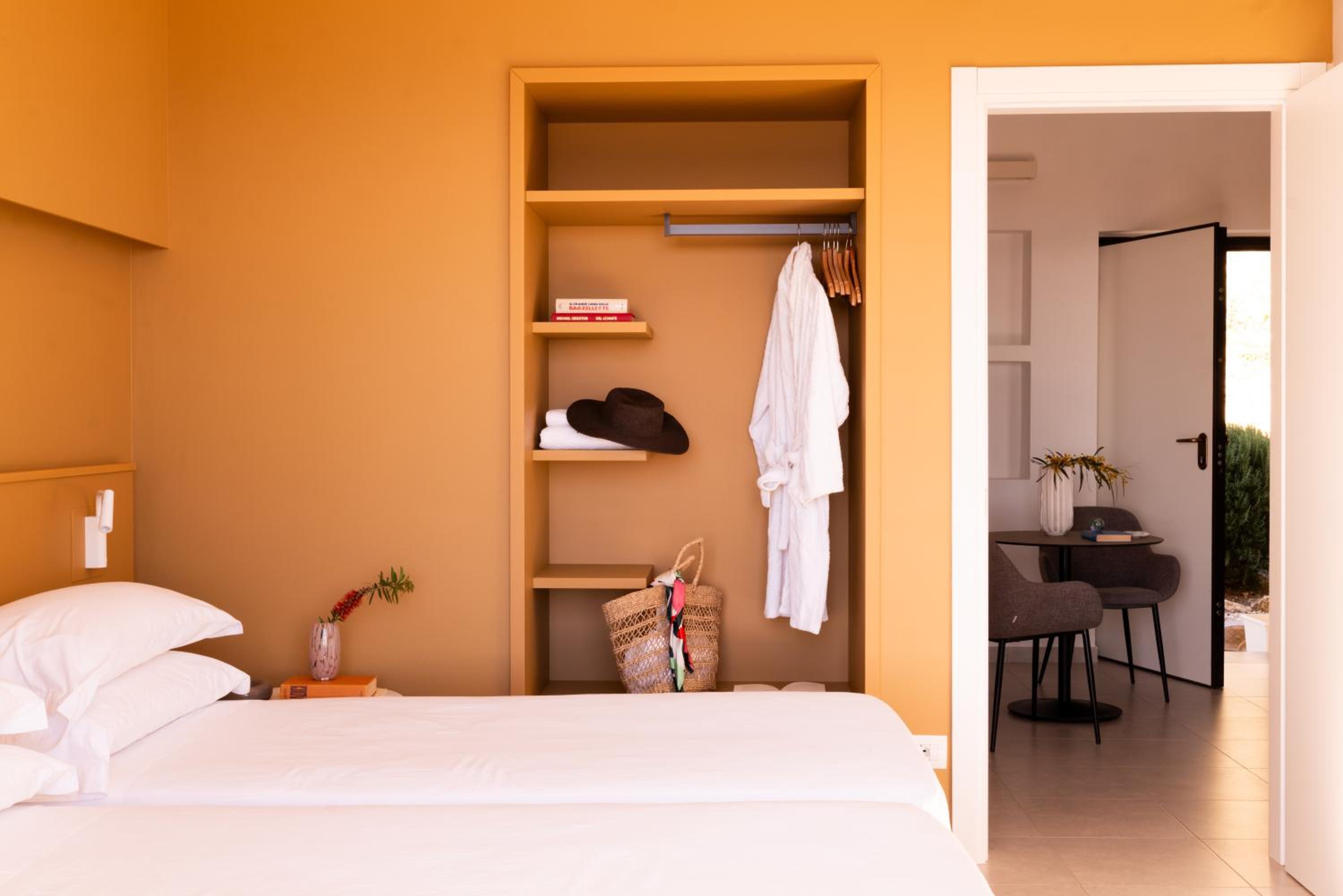 Luna Minoica Suites and Apartments