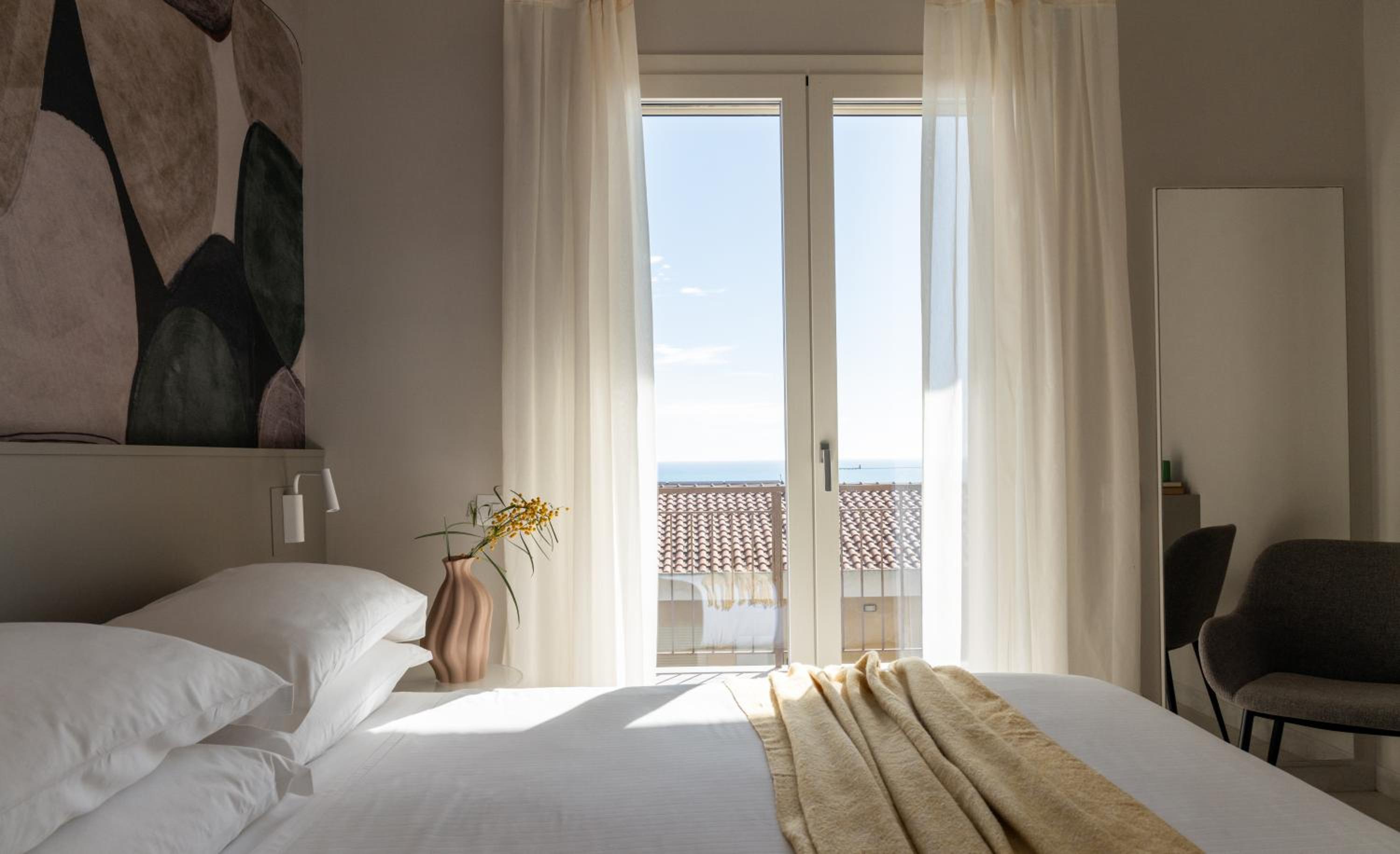 Luna Minoica Suites and Apartments