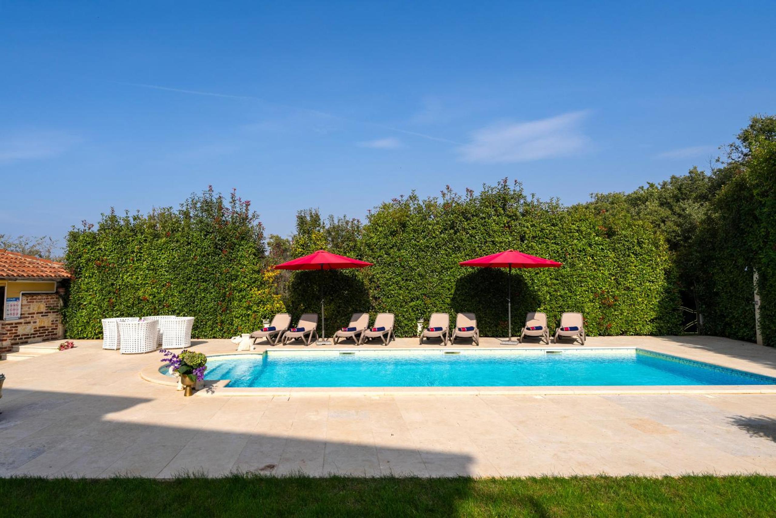 Villa Duga in Poreč for 12 people with sea view & only 1,2 km from beach view 3