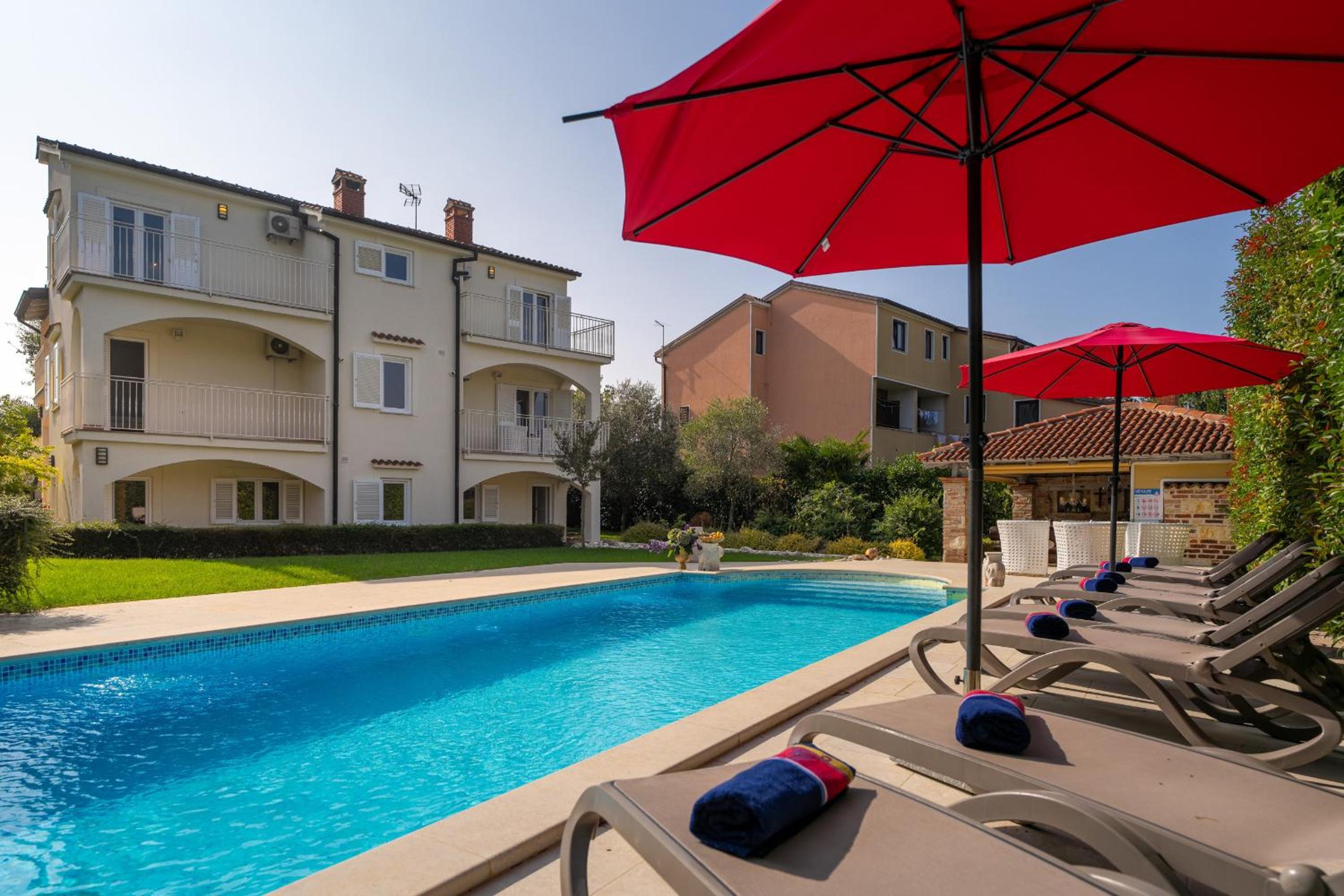 Villa Duga in Poreč for 12 people with sea view & only 1,2 km from beach view 4
