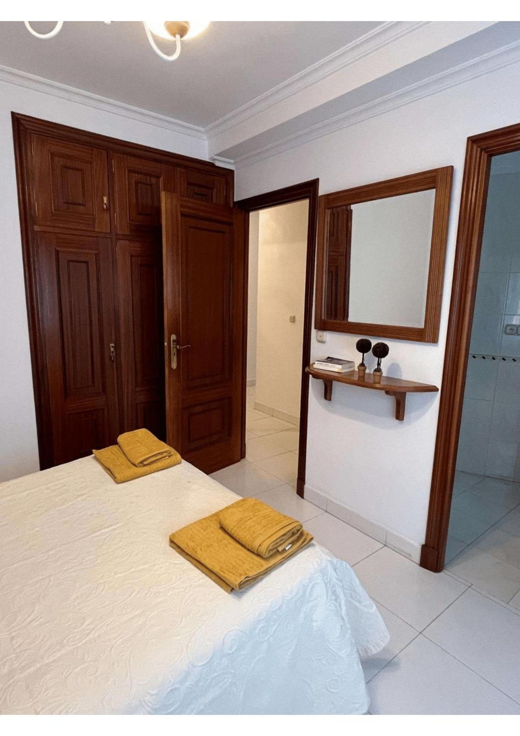 Apartamentos Deza- Playa Silgar