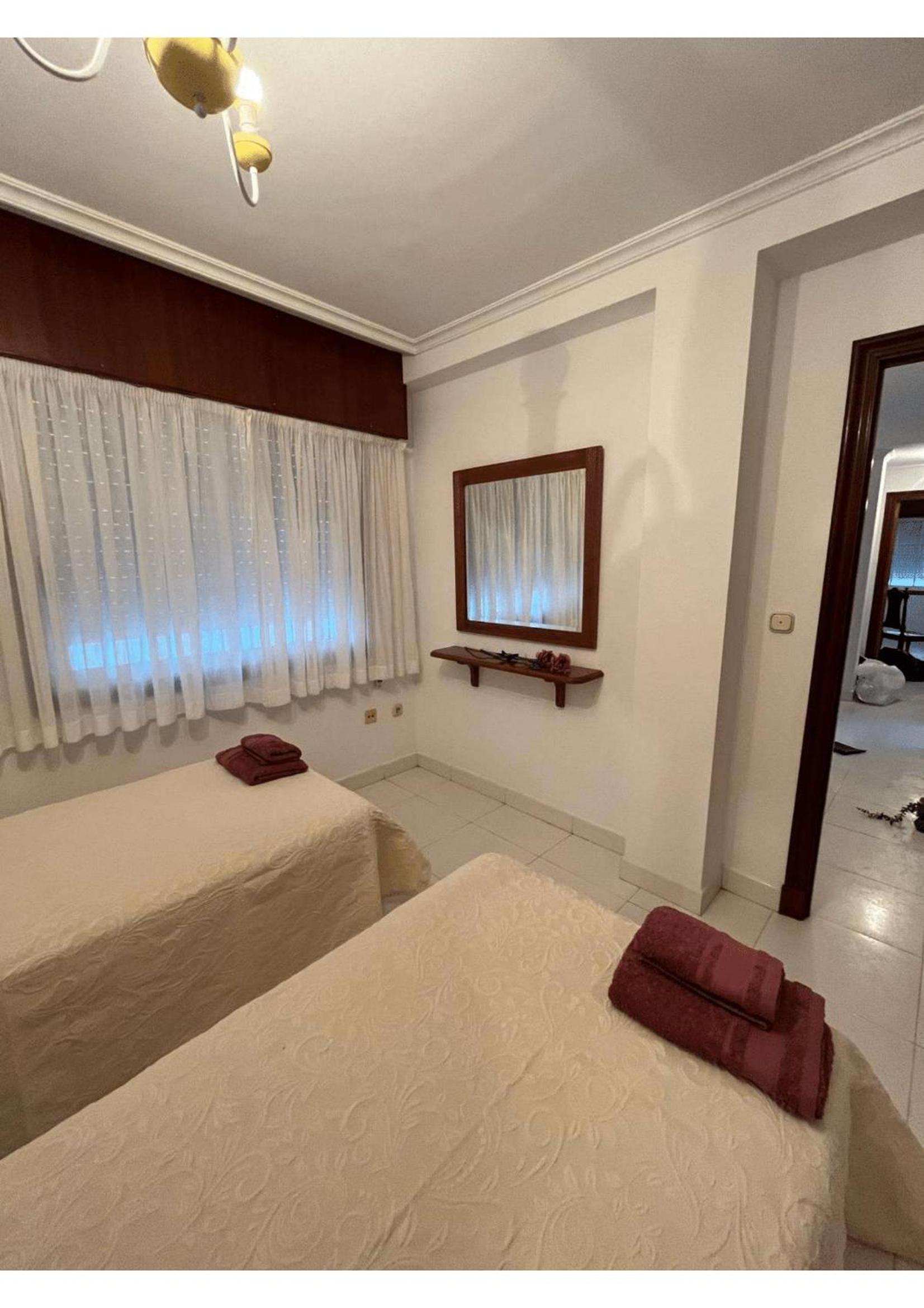 Apartamentos Deza- Playa Silgar