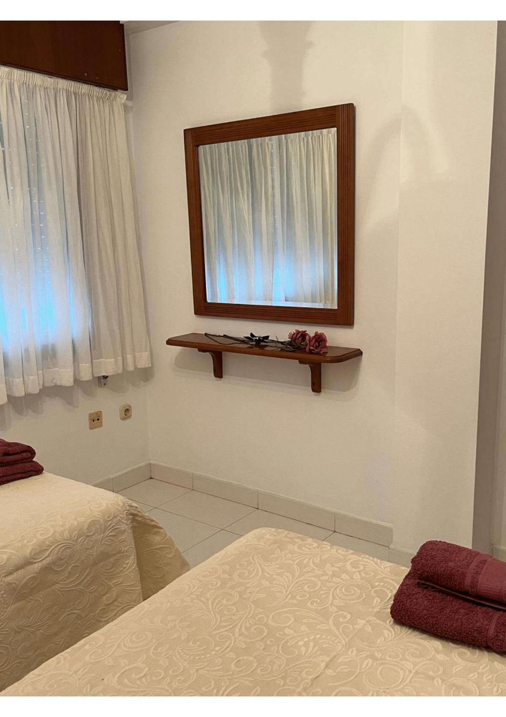 Apartamentos Deza- Playa Silgar