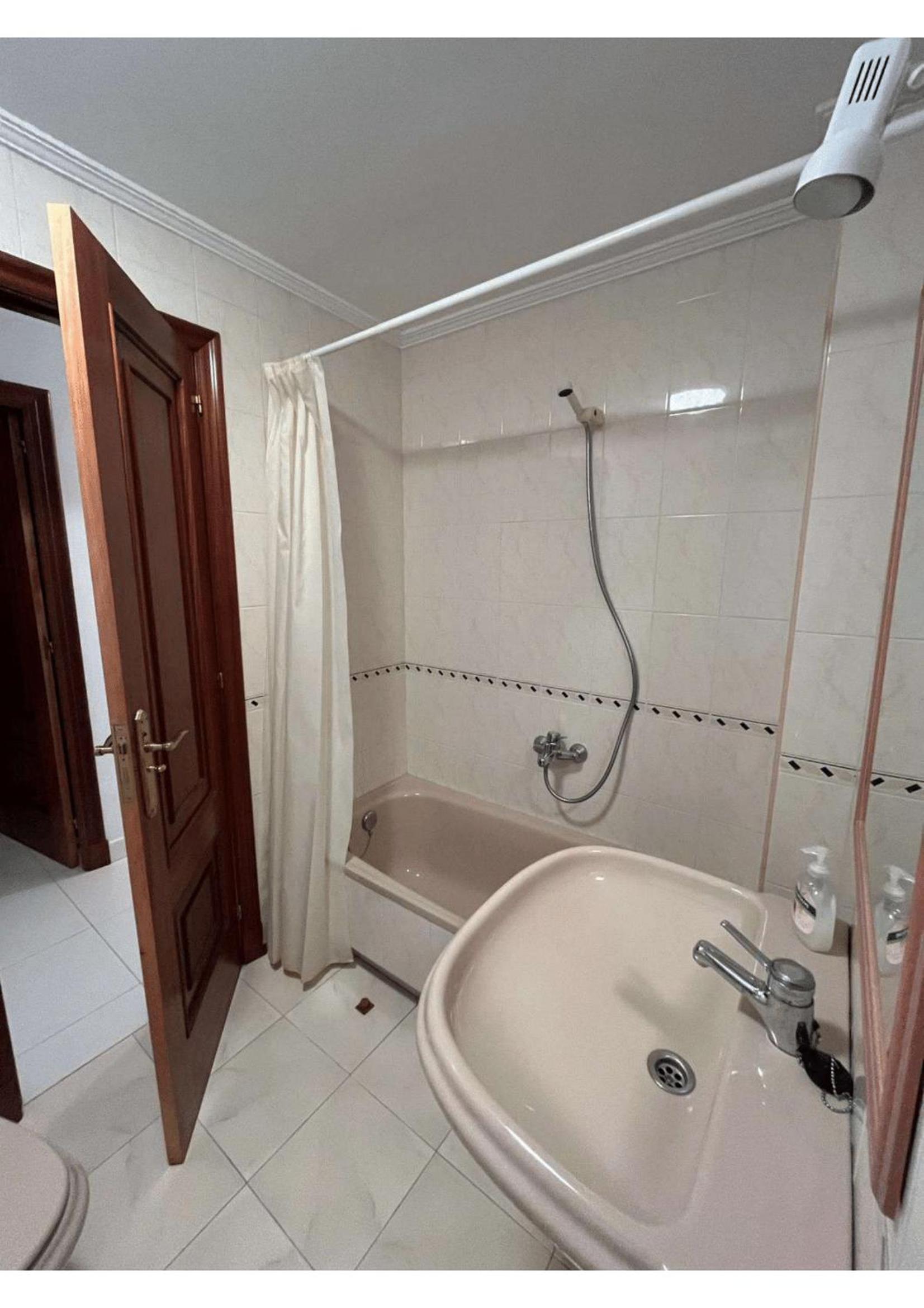 Apartamentos Deza- Playa Silgar