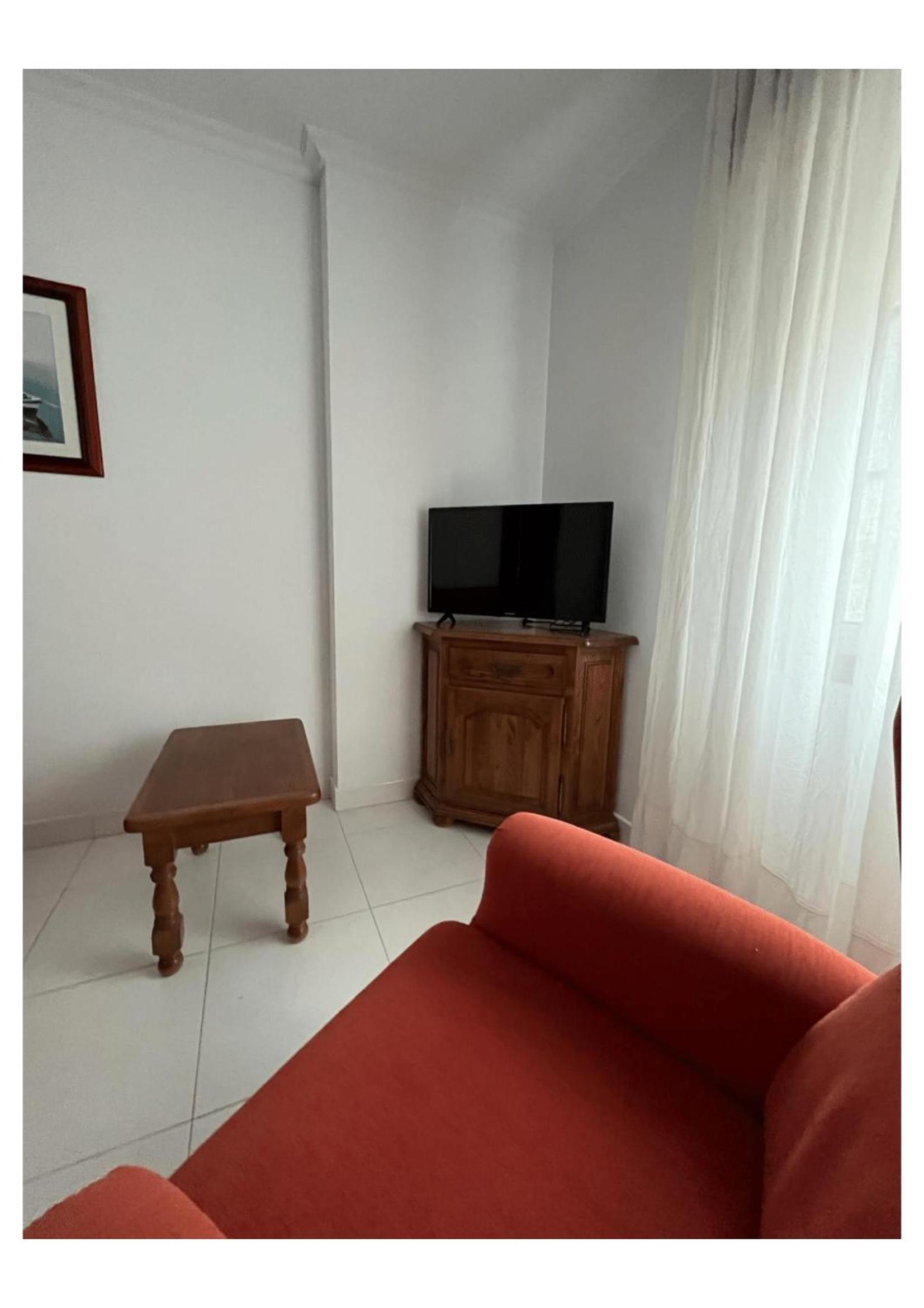 Apartamentos Deza- Playa Silgar