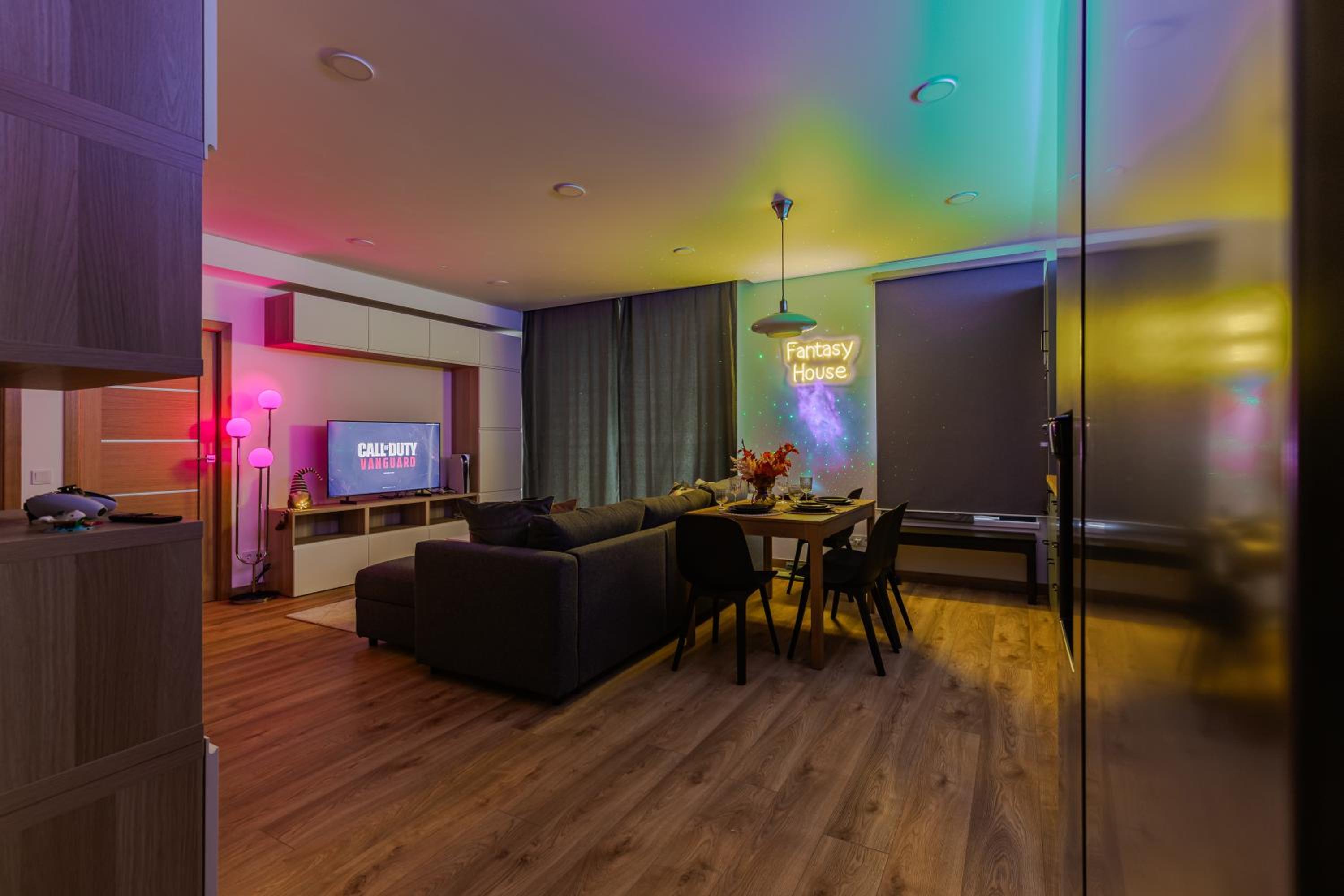 Fantasy House, cozzy apartmens, free parking, long stays welcome view 4