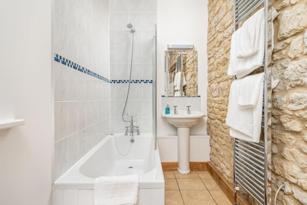 The Granary self-catering cottage on a working farm