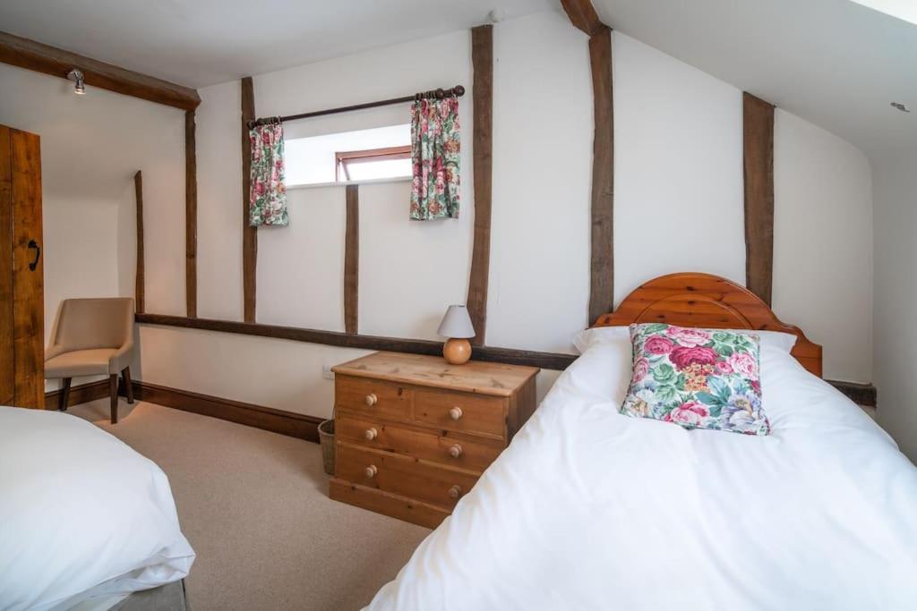 The Granary self-catering cottage on a working farm