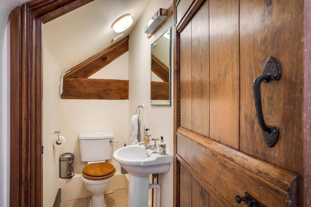 The Granary self-catering cottage on a working farm
