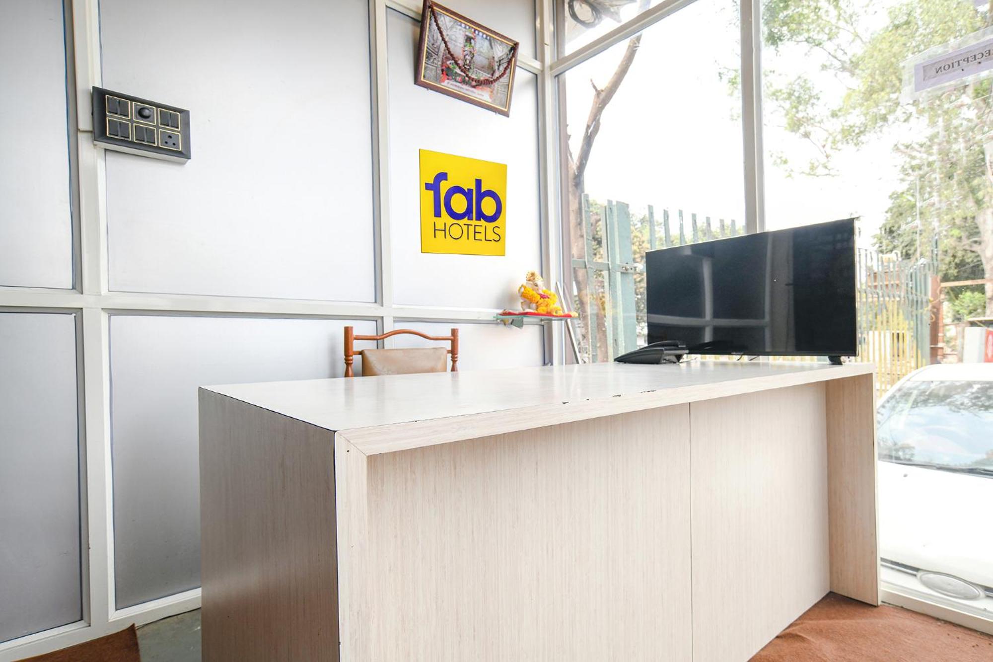 Lobby & Reception