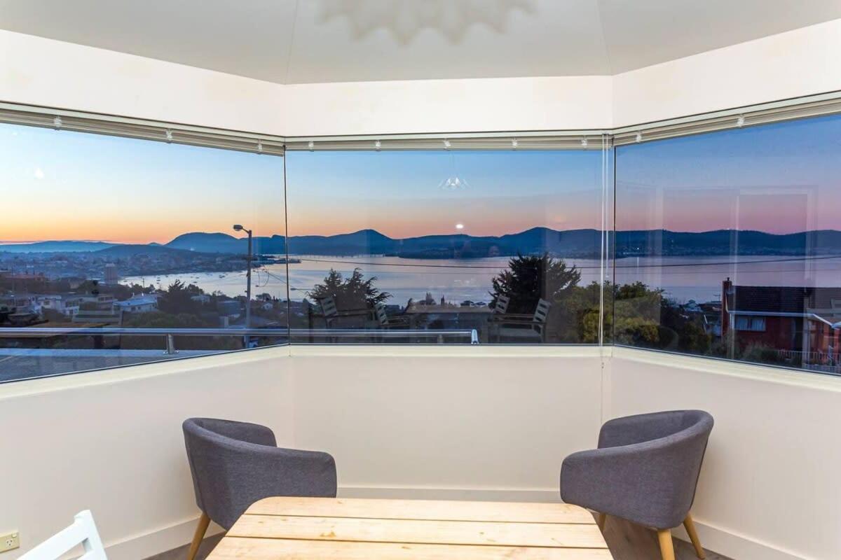Swan Sea Retreat - Stunning 360 Waterfront views