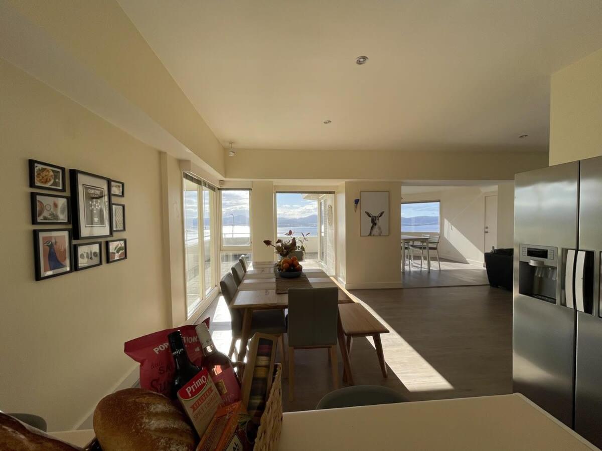 Swan Sea Retreat - Stunning 360 Waterfront views