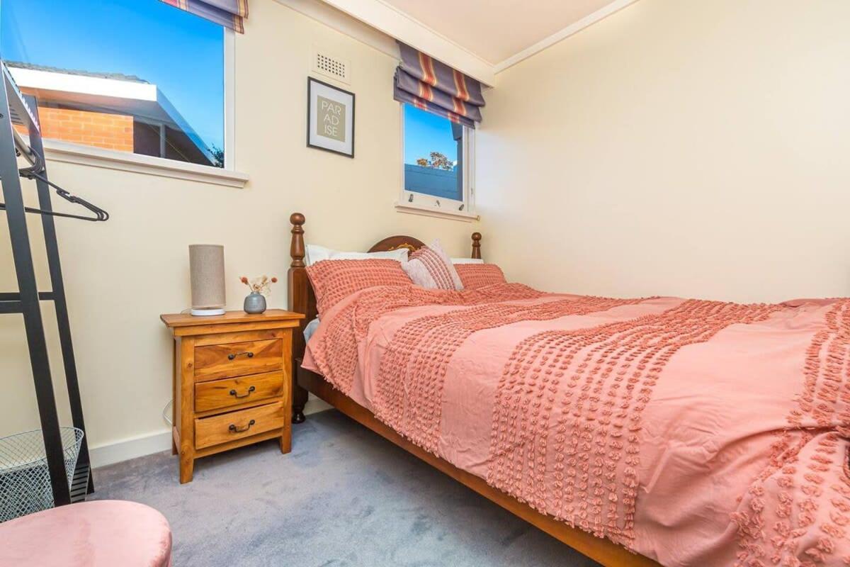 Swan Sea Retreat - Stunning 360 Waterfront views