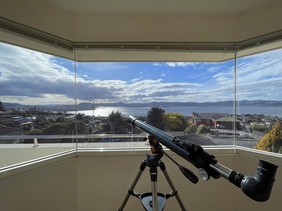 Swan Sea Retreat - Stunning 360 Waterfront views