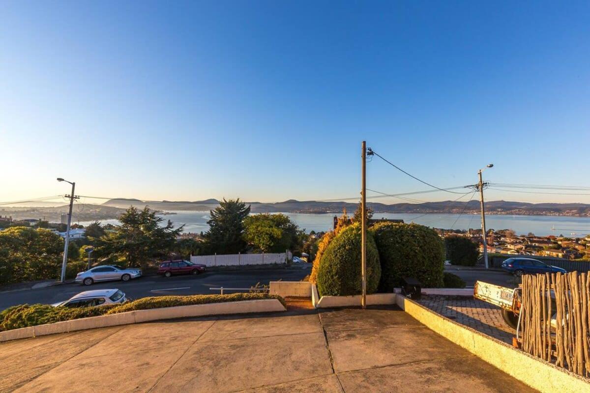 Swan Sea Retreat - Stunning 360 Waterfront views