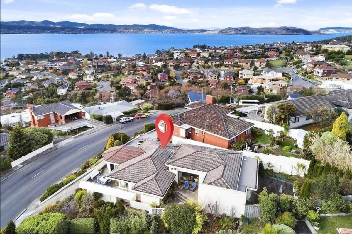 Swan Sea Retreat - Stunning 360 Waterfront views