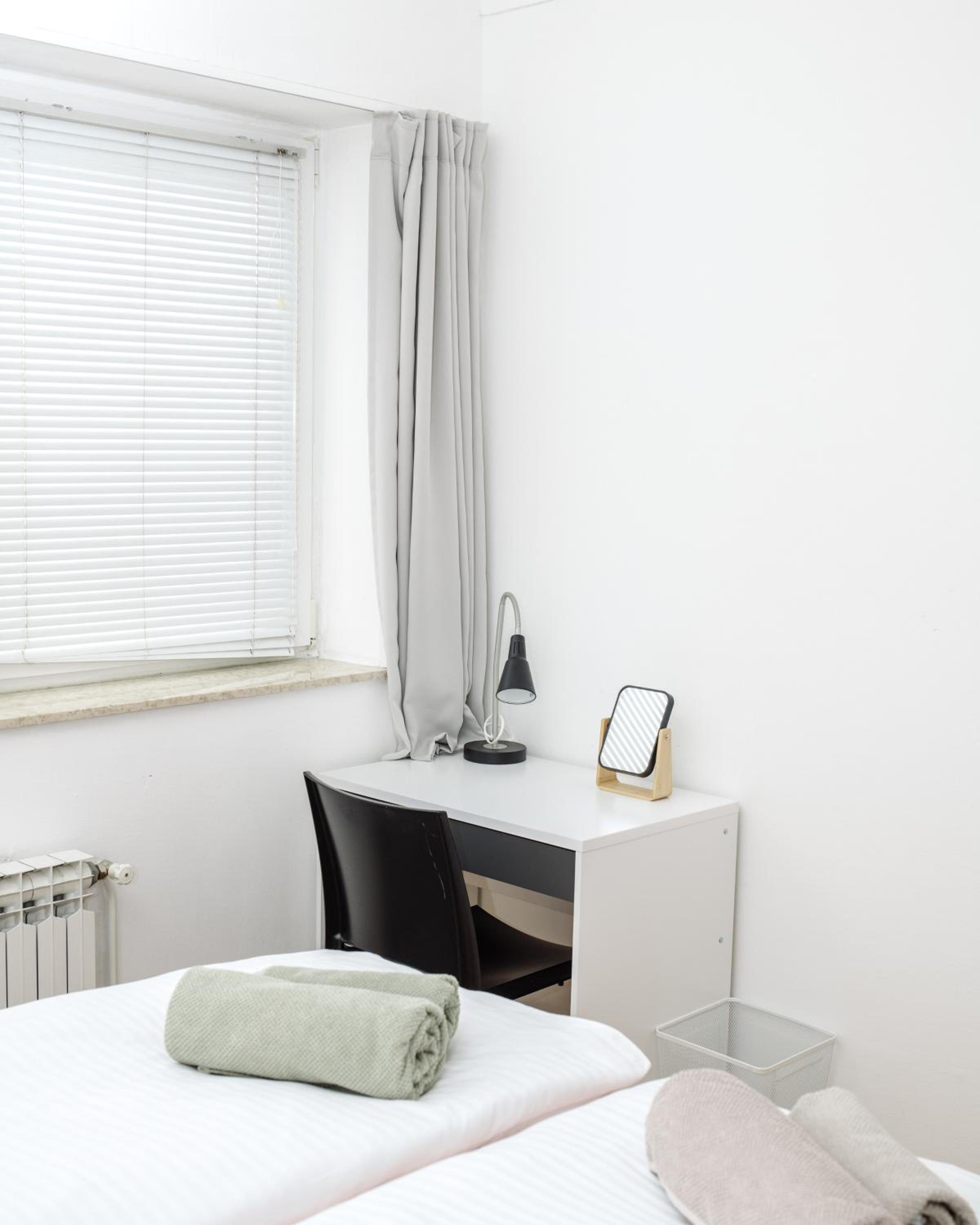 WAREHOUSE 33 - Apartments with car park - Flexible check in view 5