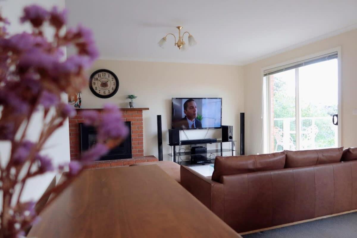 Riveting House with Incredible water-view at SandyBay