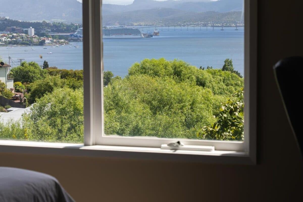 Riveting House with Incredible water-view at SandyBay