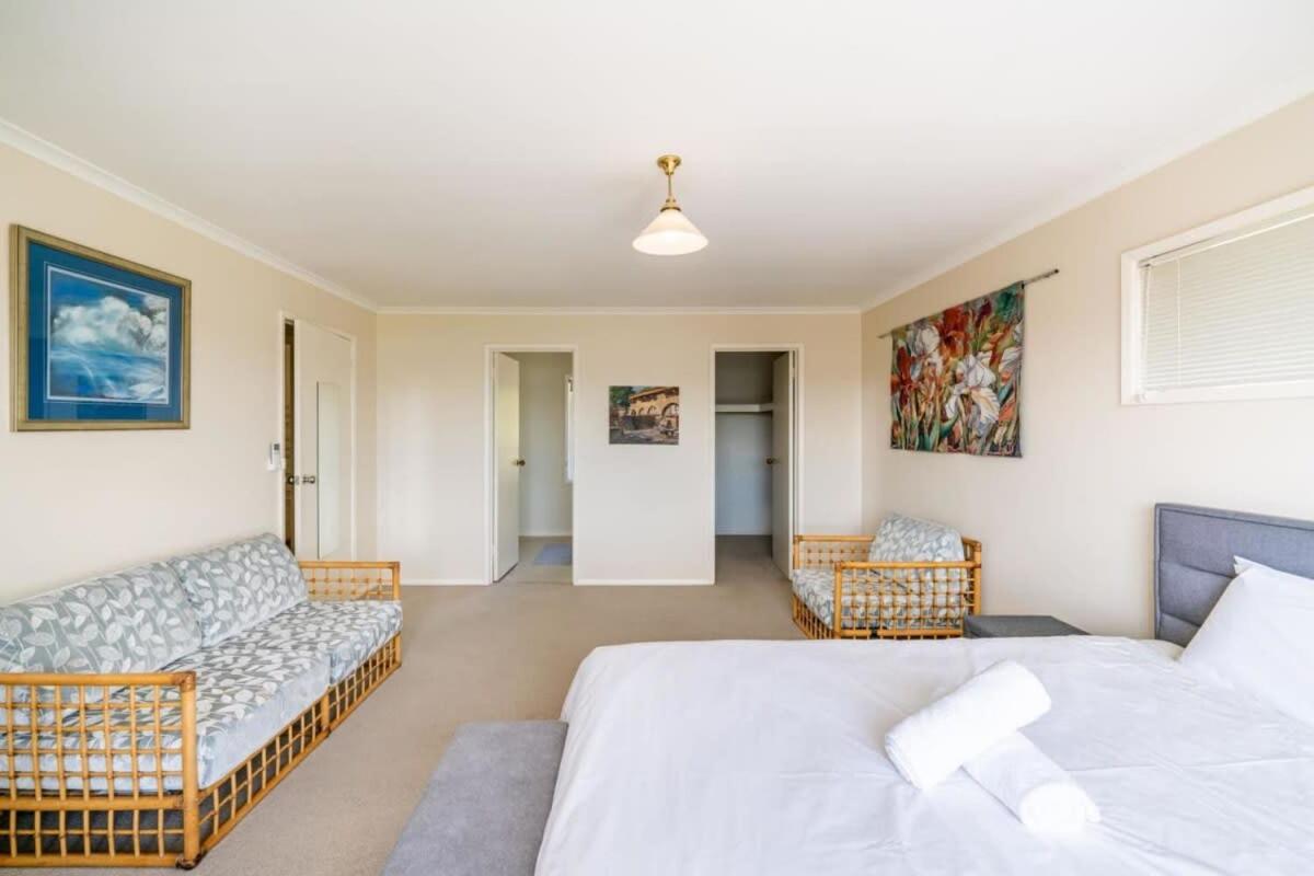 Riveting House with Incredible water-view at SandyBay