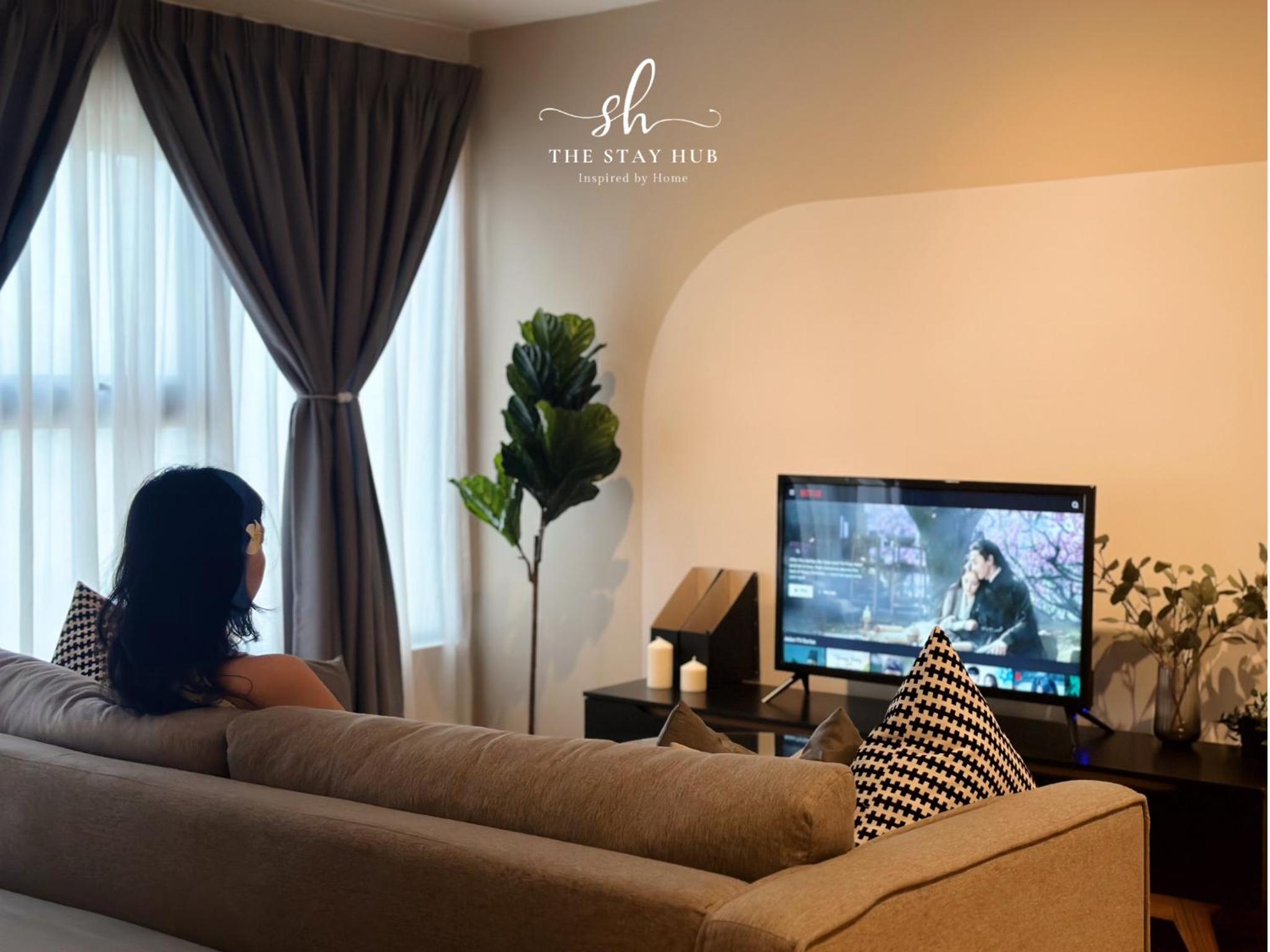 Arte Cheras Luxury Suites - Near TBS & MRT - Easy Access to TRX, Stadium -Bukit Jalil, KLCC- Free 1Parking