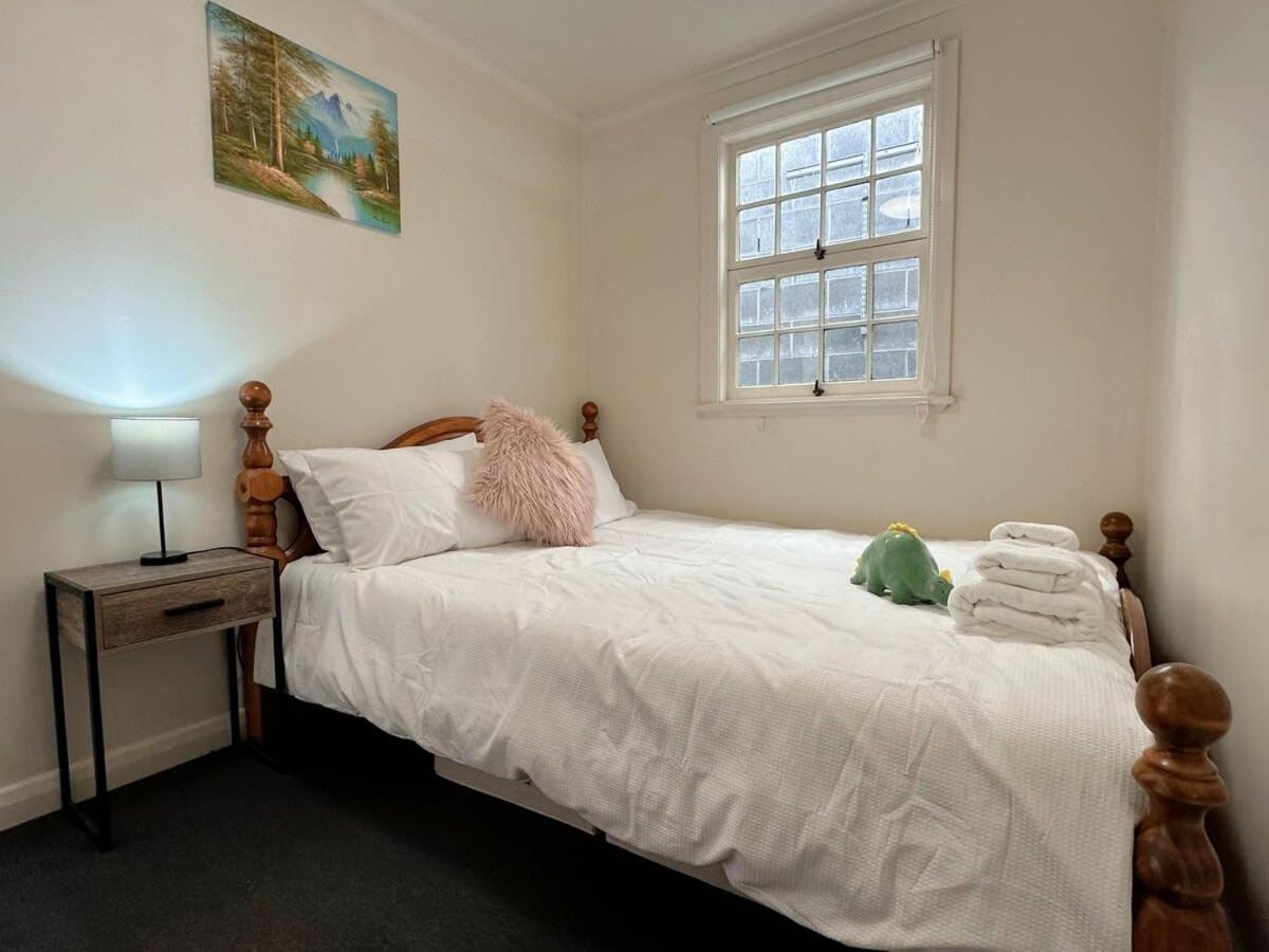 Hobart City Oasis with 3 beds