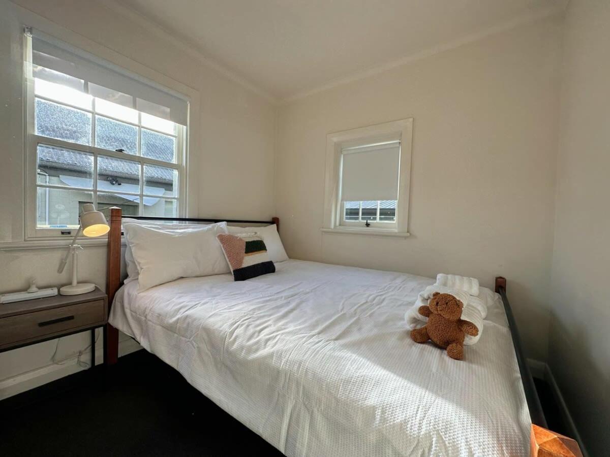 Hobart City Oasis with 3 beds
