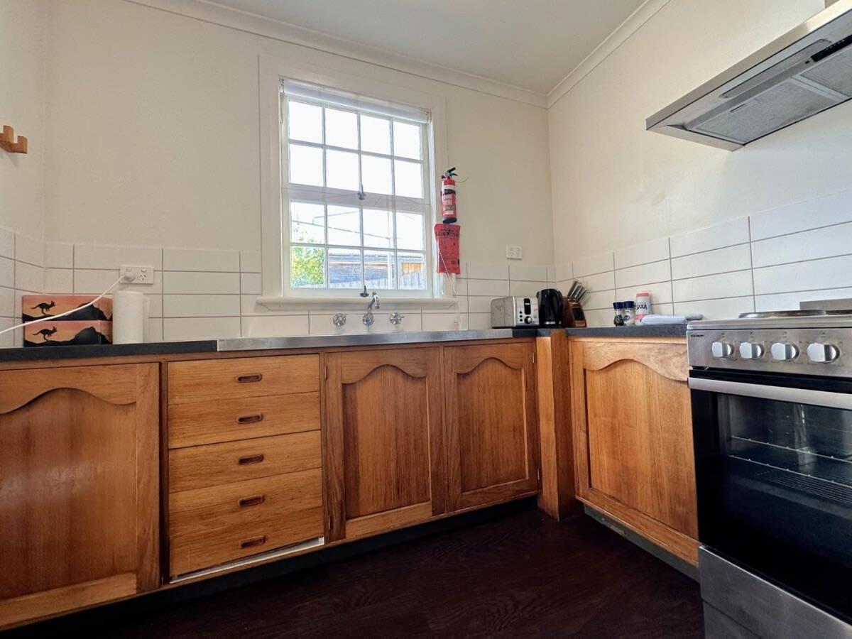 Hobart City Oasis with 3 beds