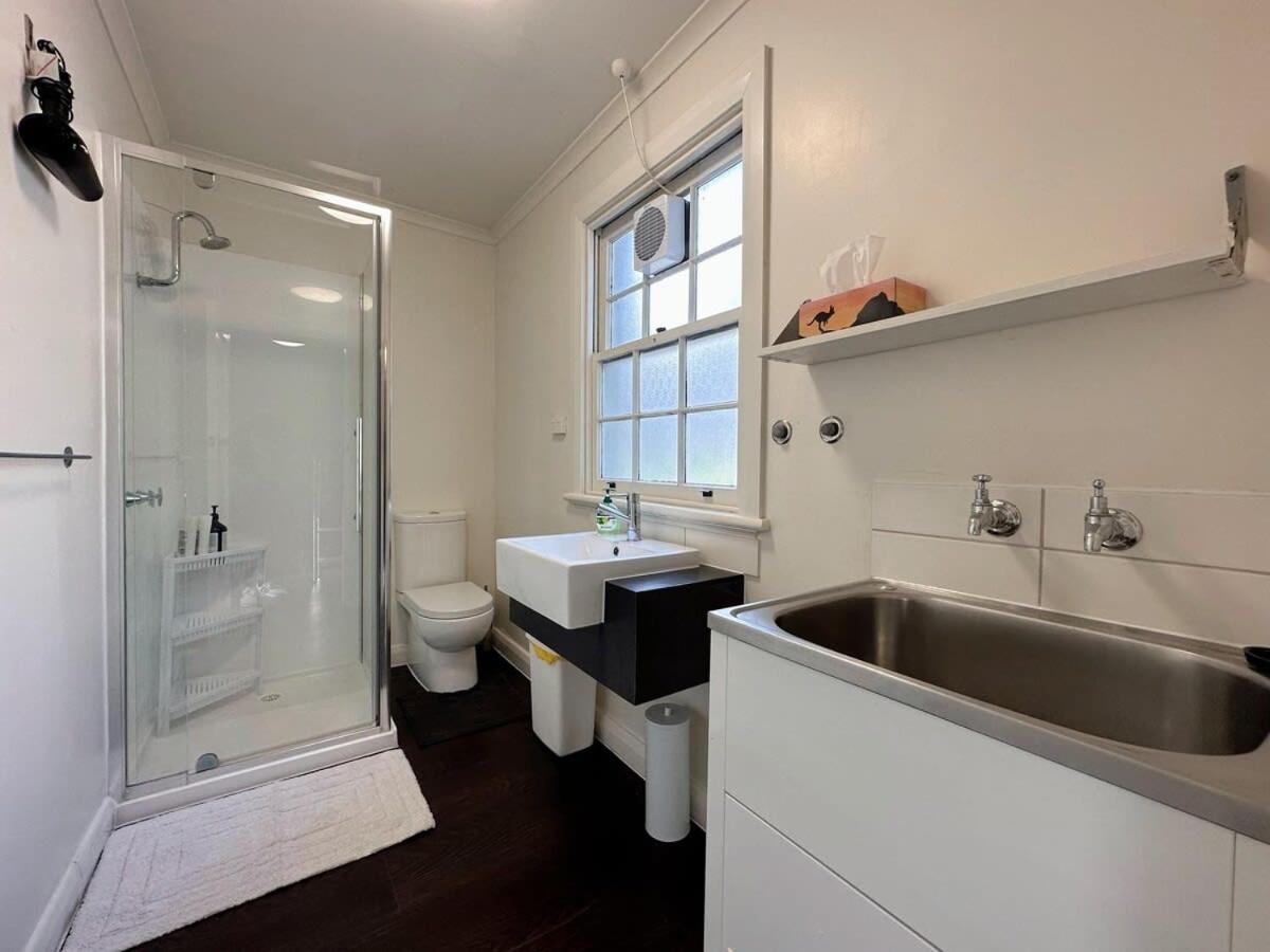 Hobart City Oasis with 3 beds