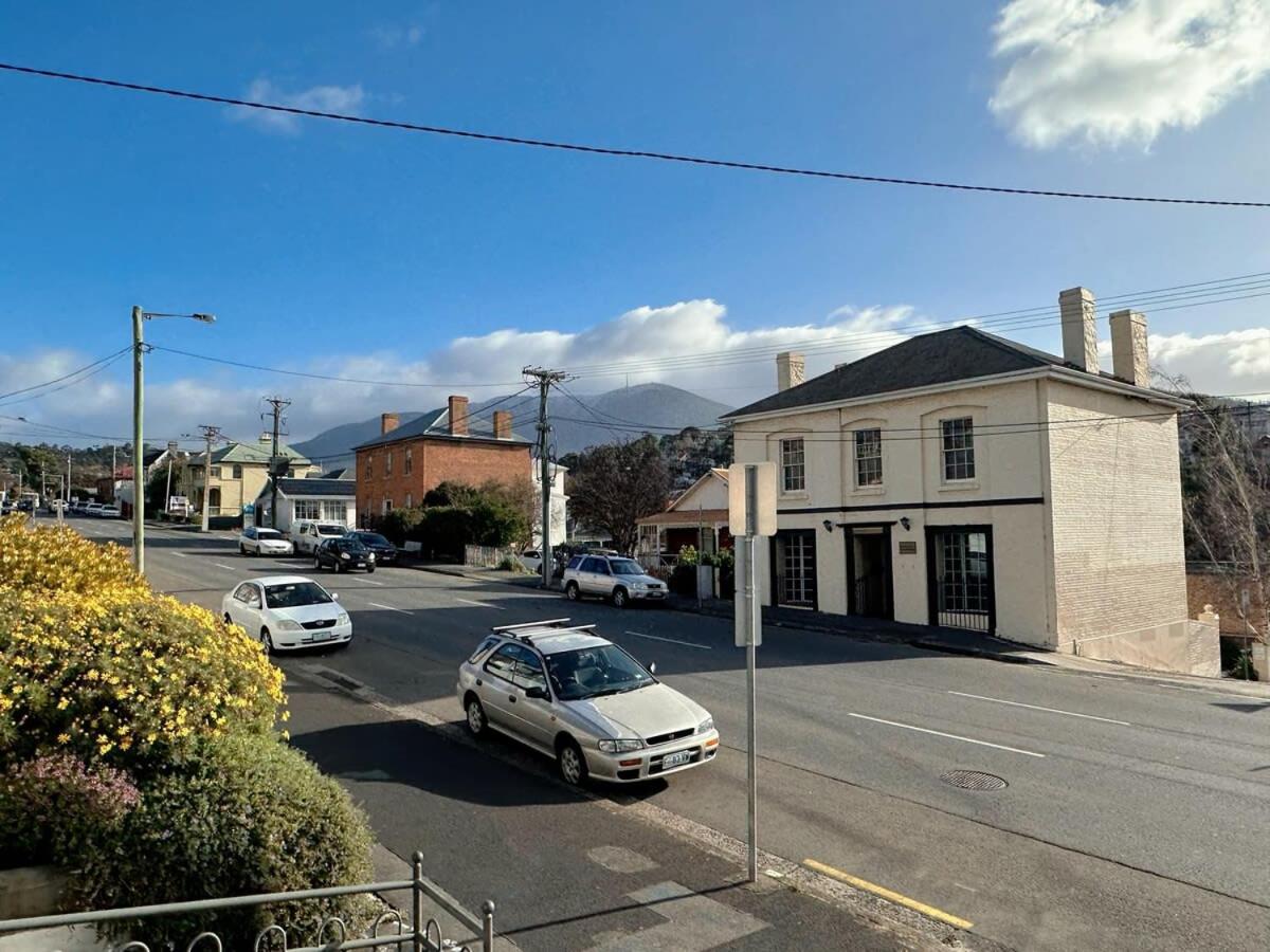 Hobart City Oasis with 3 beds