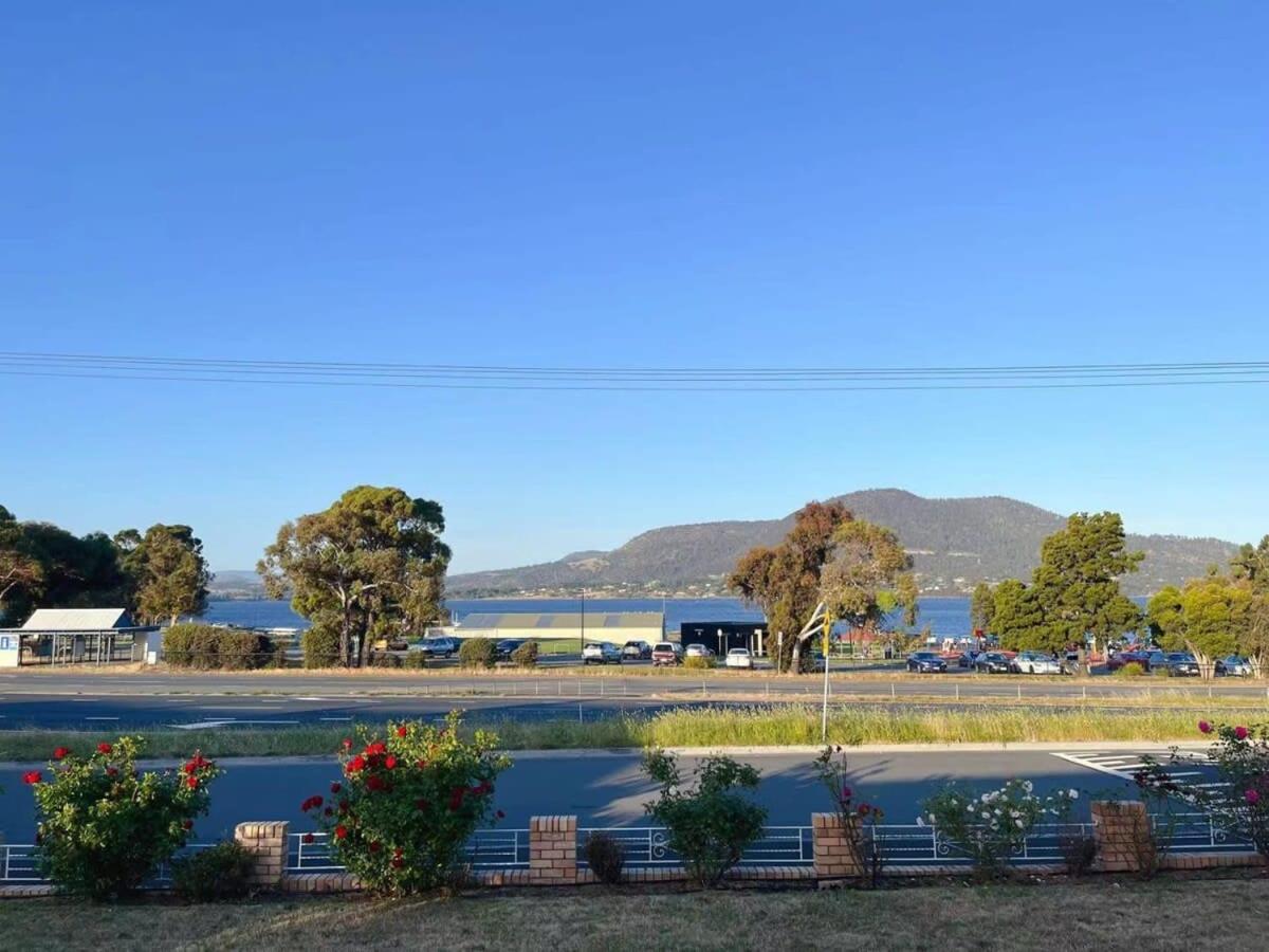 Rose Retreat with Water Front view at Montrose
