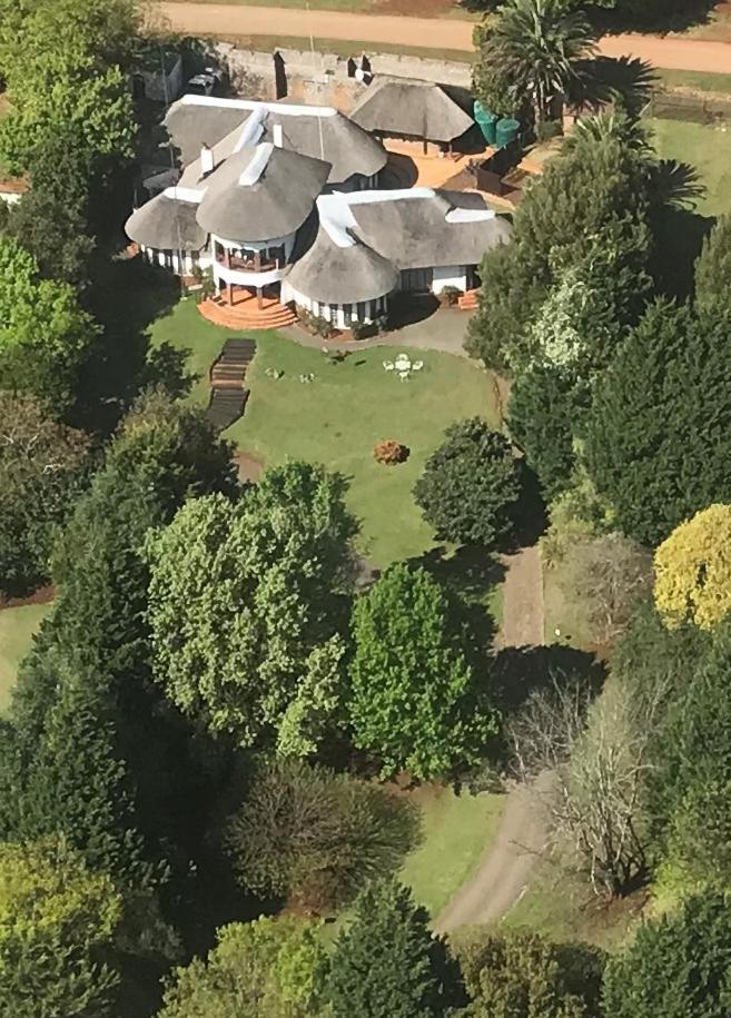 Maclear Manor