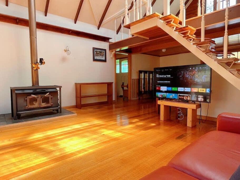 Stunning Water front view House at Kettering
