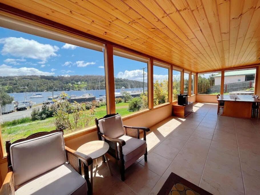 Stunning Water front view House at Kettering