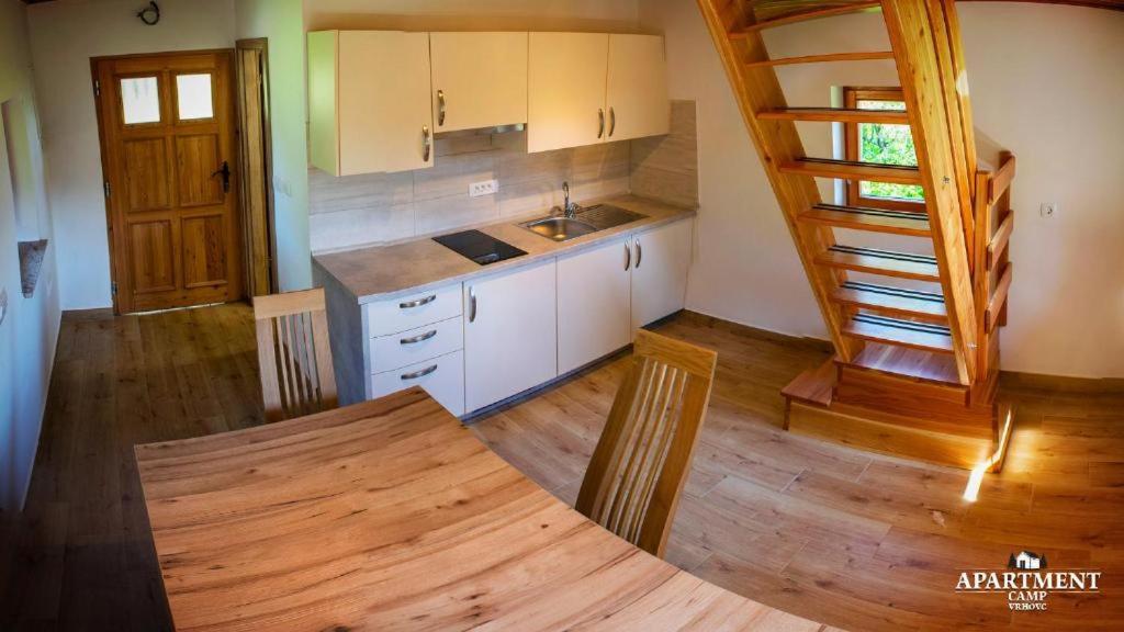 Wooden Chalet - Homestead Vrhovc