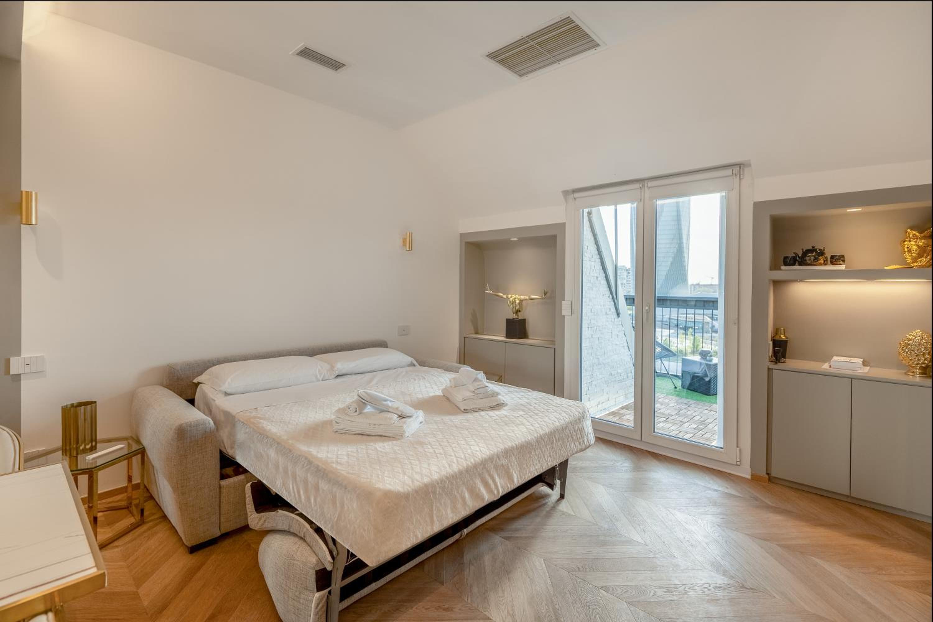 Luxury Skyview Suite - Citylife Apartment - MiCo