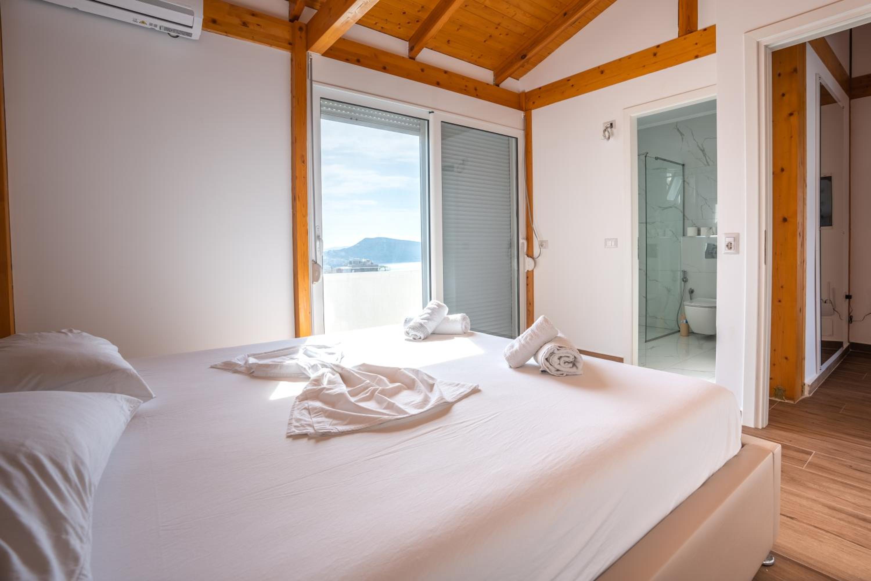 Deluxe wooden villa