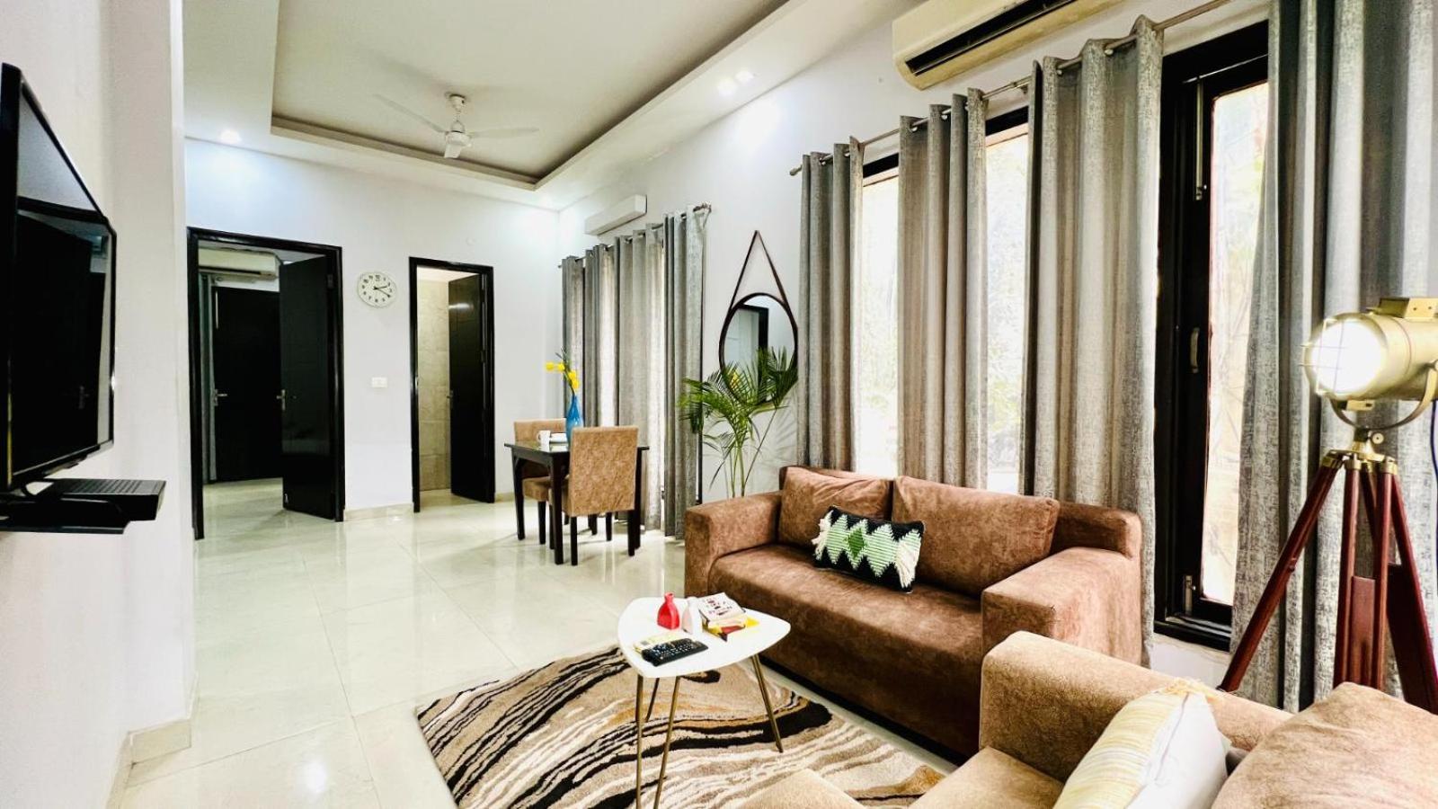 BluO Awesome 1BHK DLF Galleria Market ,Gym TT view 3