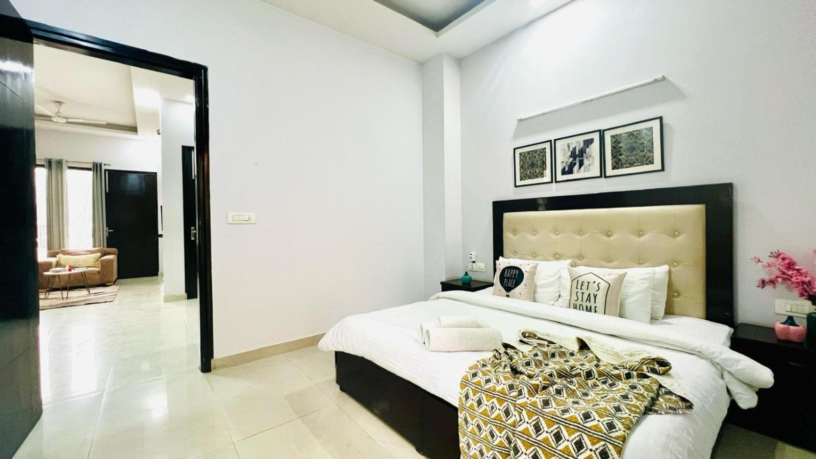 BluO Awesome 1BHK DLF Galleria Market ,Gym TT view 4