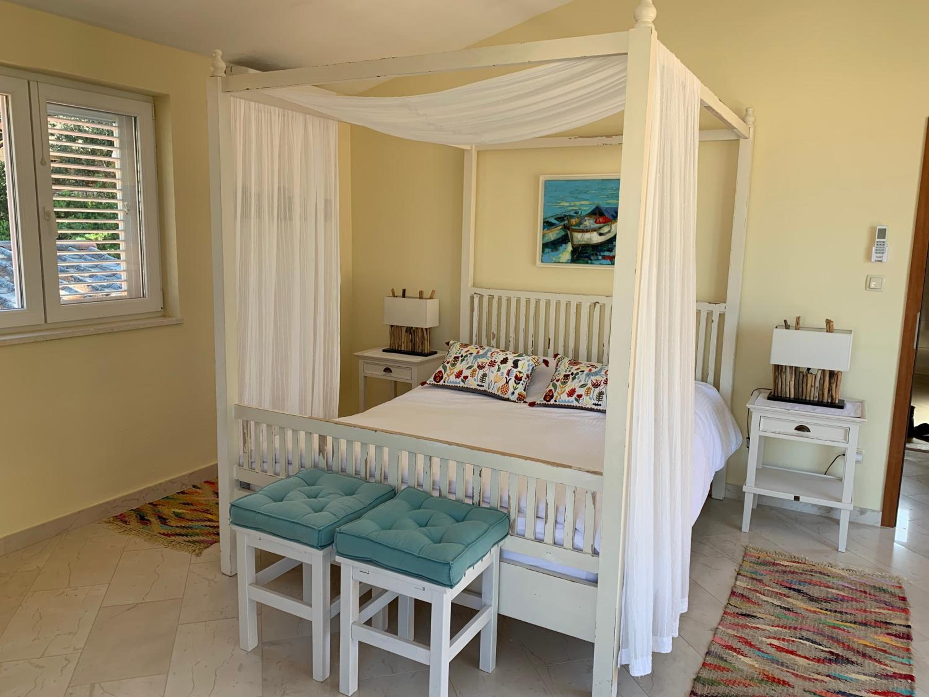 Charming Mokalo Seaside House next to Beach view 3