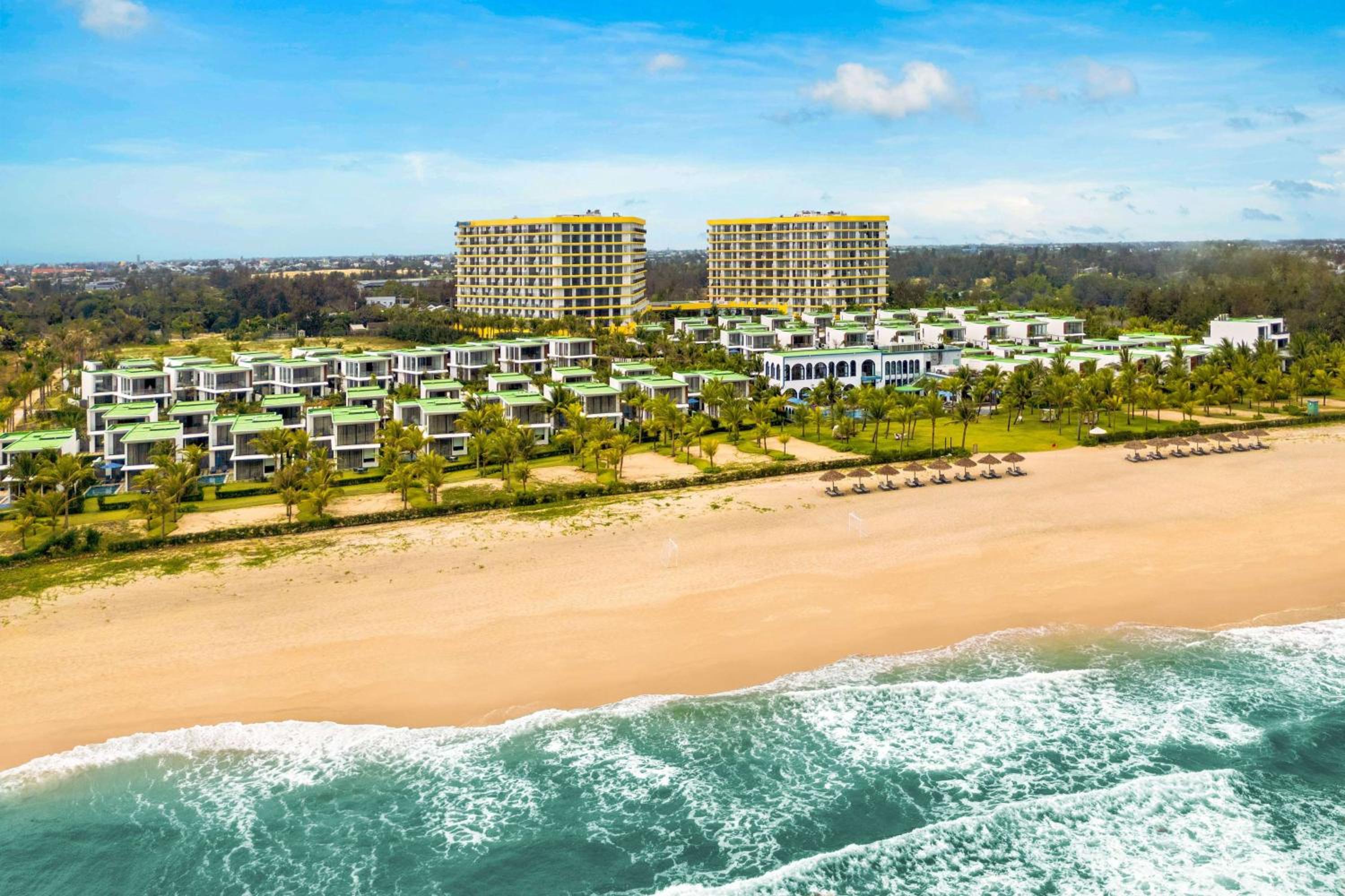 Wyndham Hoi An Royal Beachfront Resort & Villas view 3