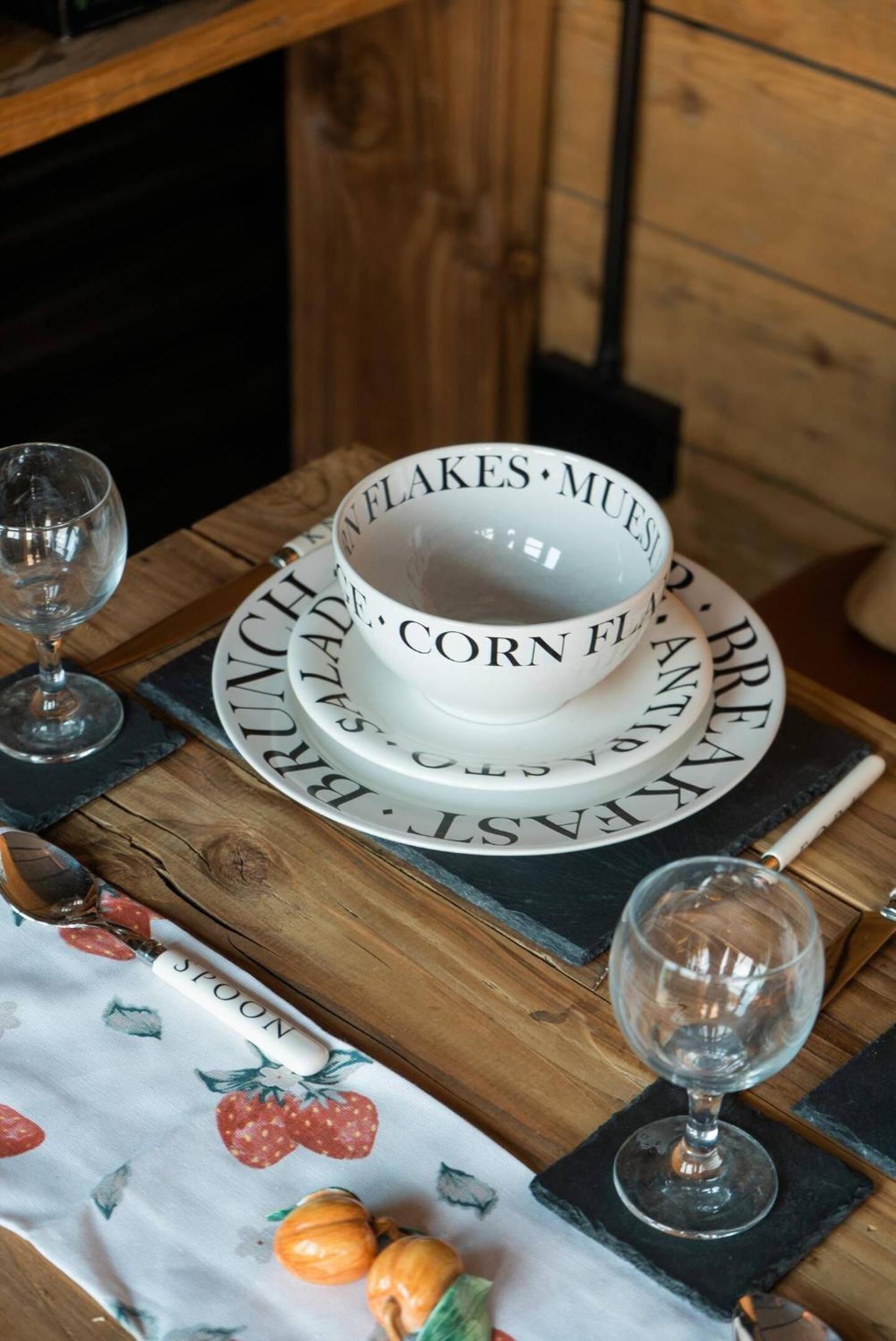 Yeovil Vacations - Swallowfield Glamping-Station Master - Property Image 9