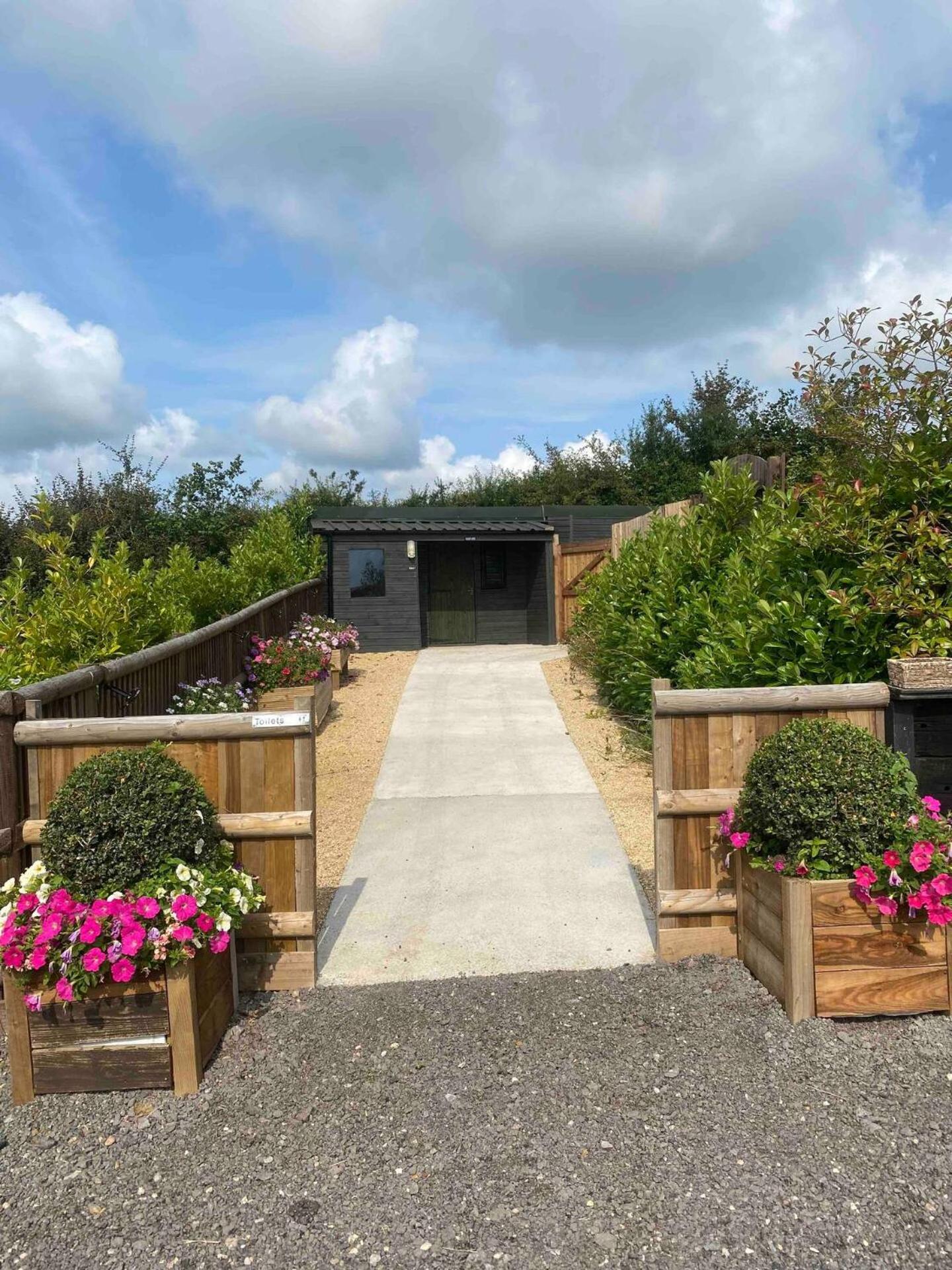 Yeovil Vacations - Swallowfield Glamping-Station Master - Property Image 5