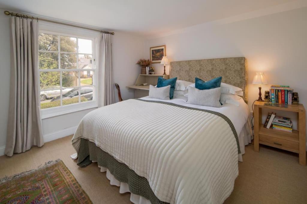 Lily Cottage