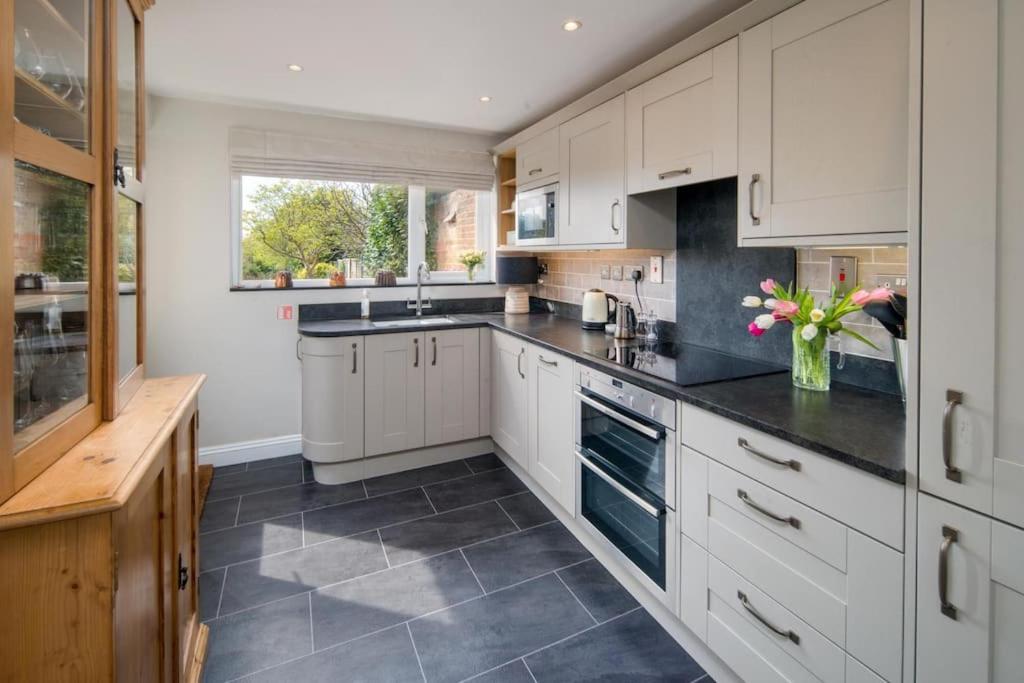 Lily Cottage