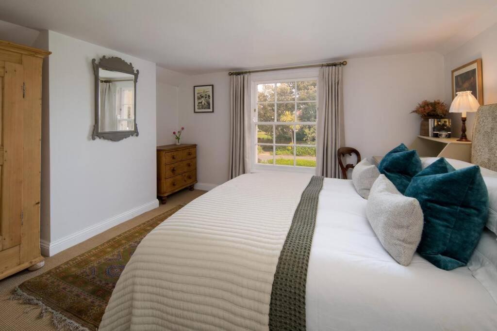 Lily Cottage