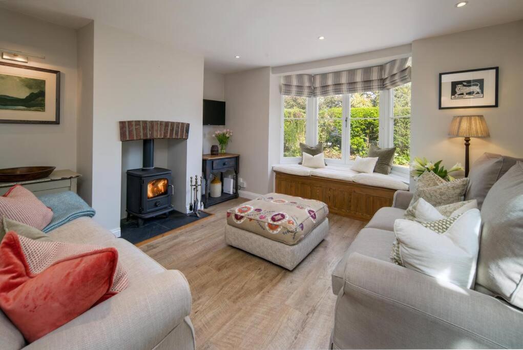 Lily Cottage