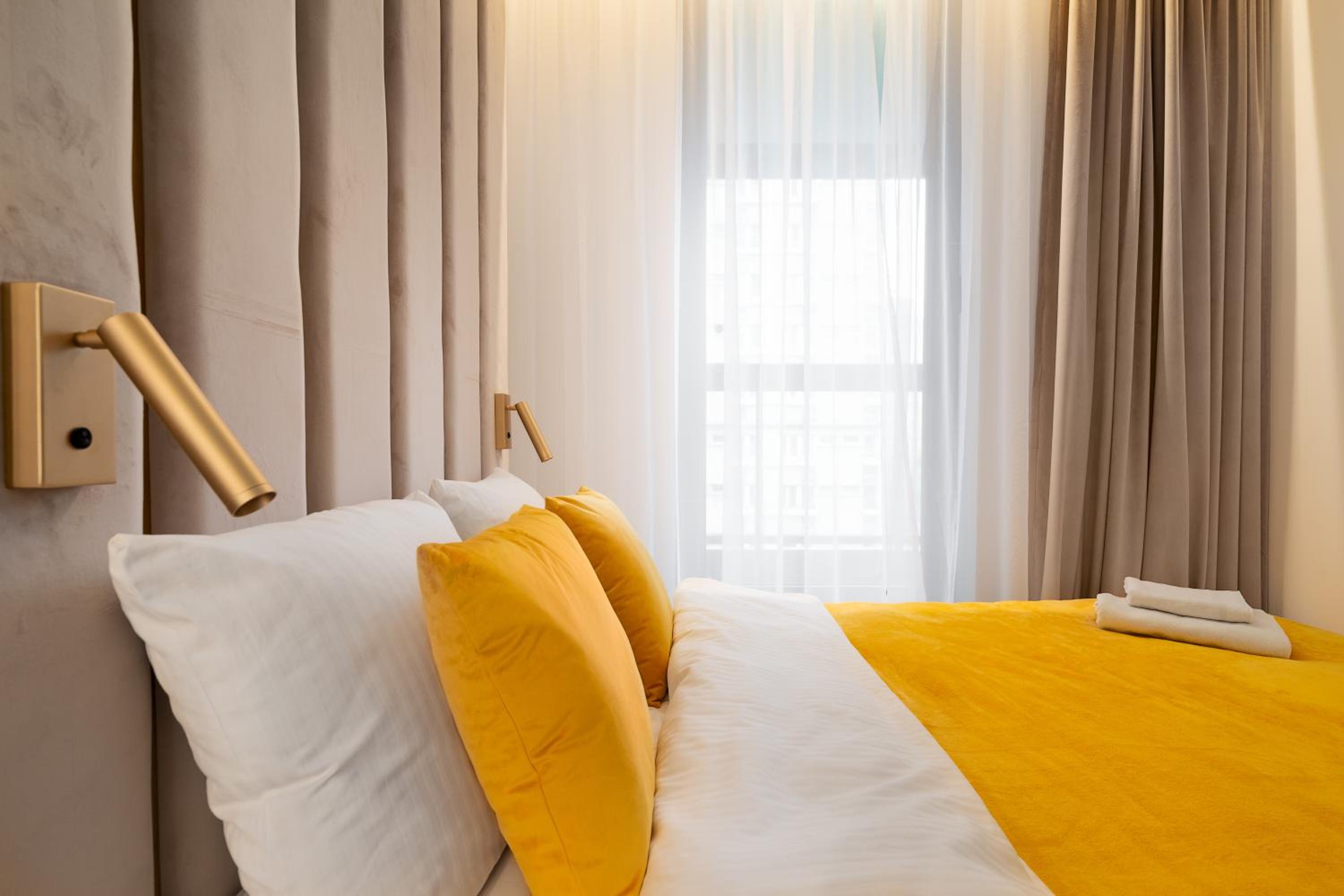 Golden Apartments Warsaw - Premium Stay at Grzybowska 37